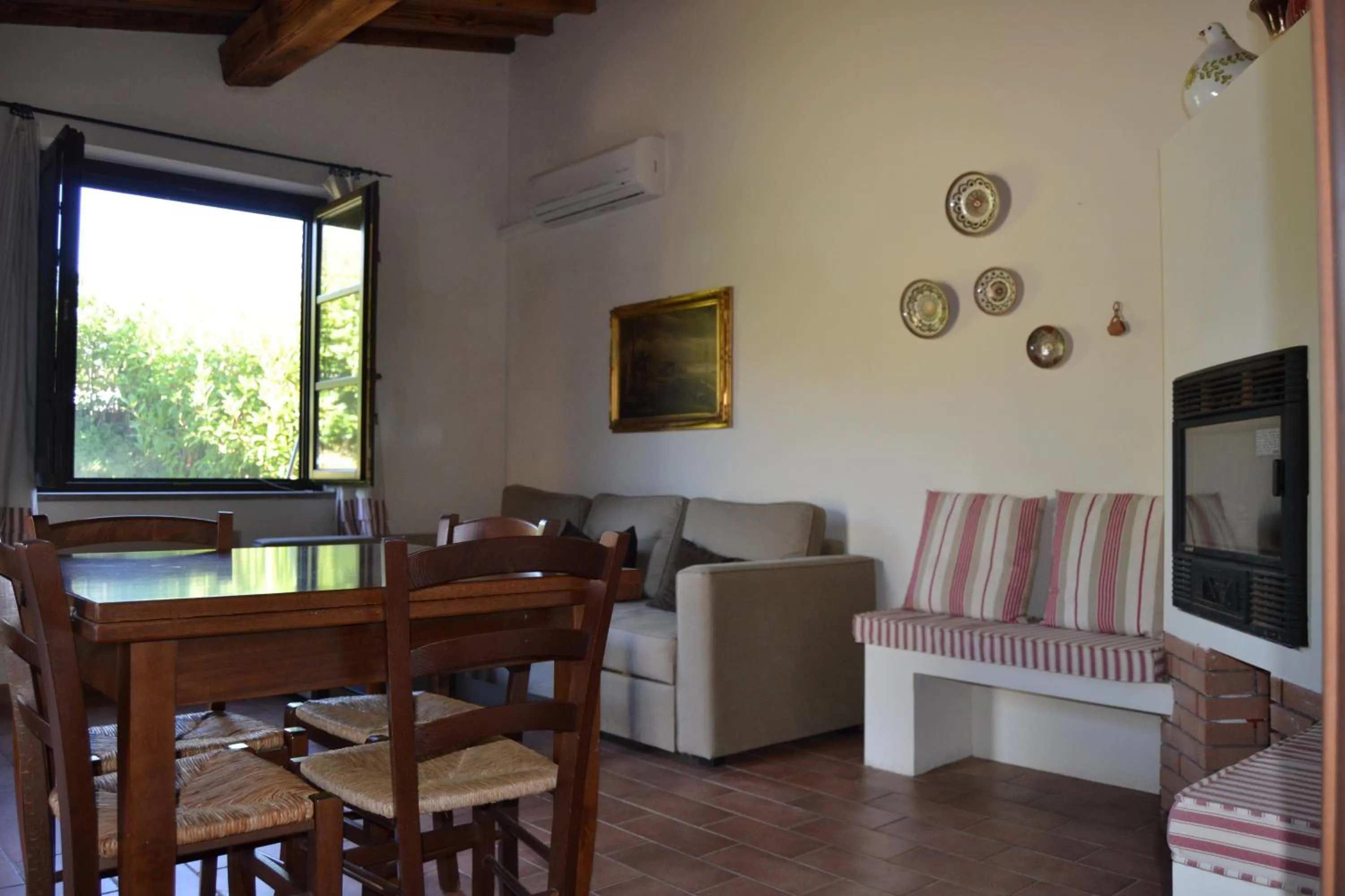 Dining area in Antico Borgo Casalappi