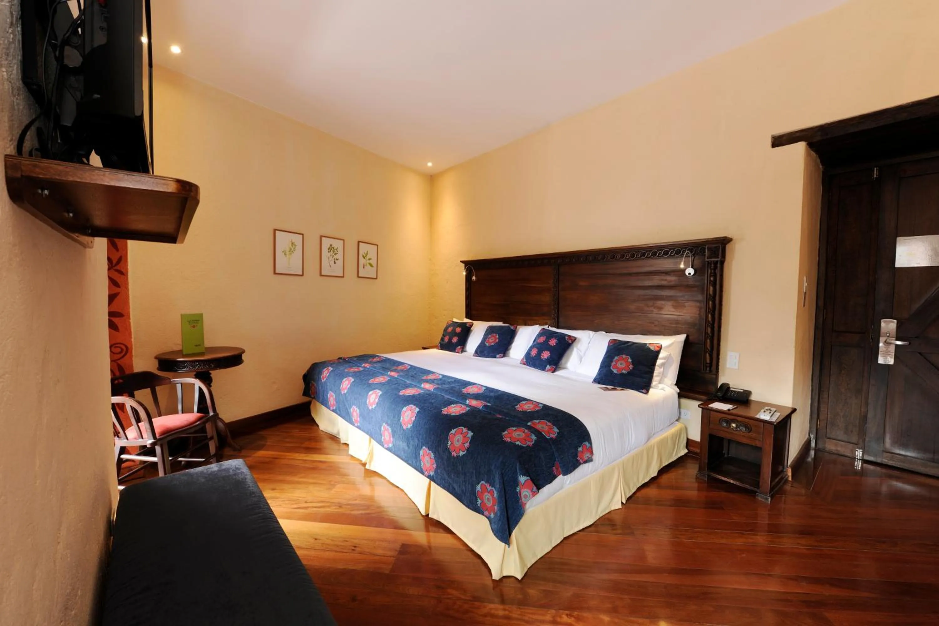 Photo of the whole room, Bed in La Casona de la Ronda Hotel Boutique