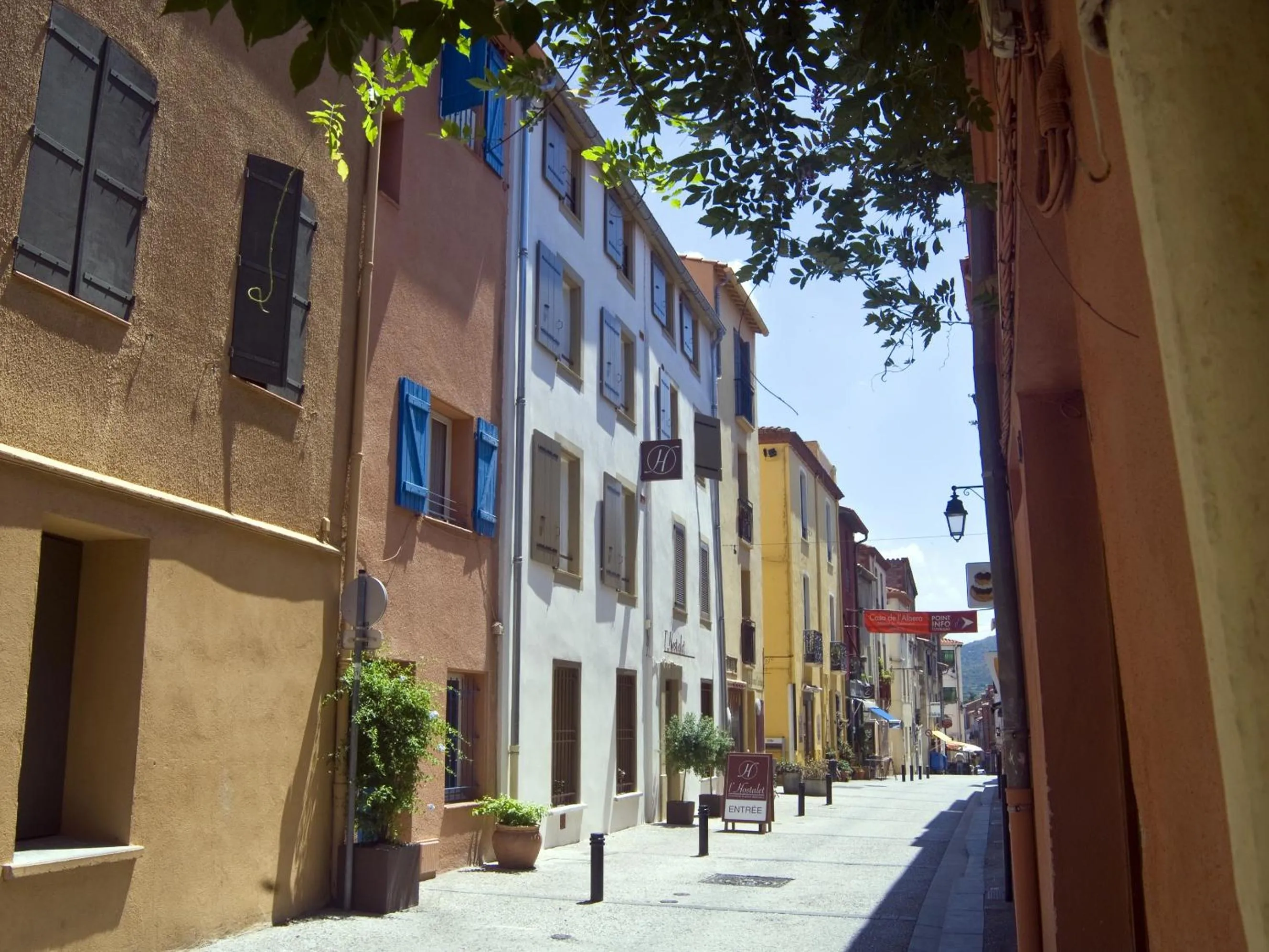 Facade/entrance in L'Hostalet