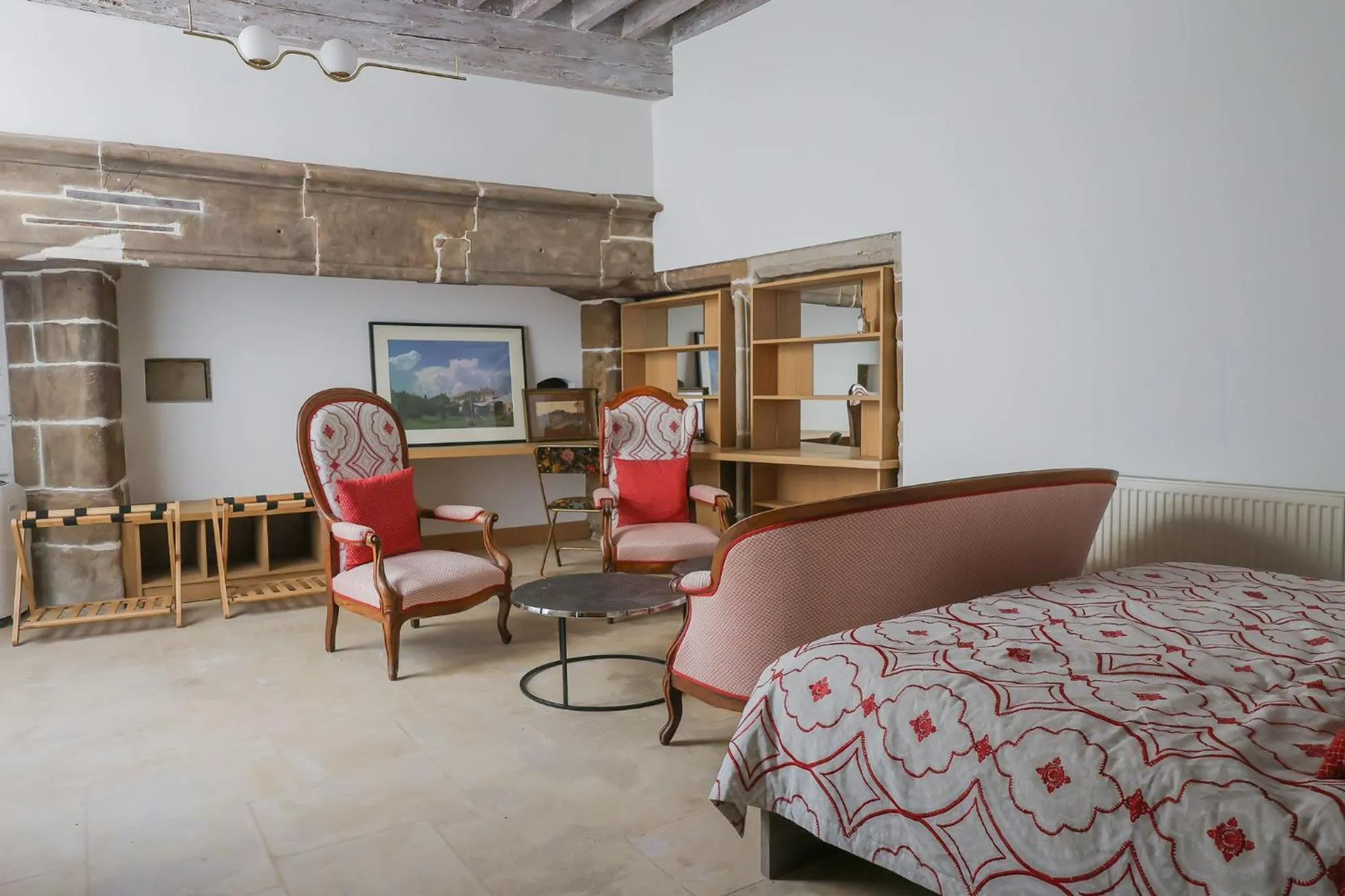 Photo of the whole room in Maison de la Pra