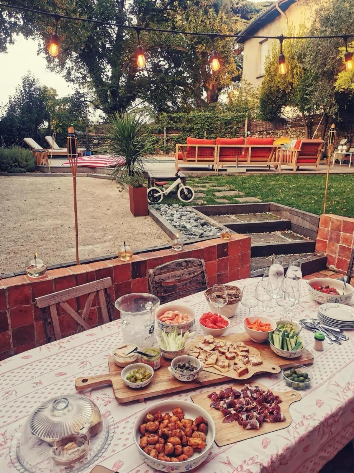 Patio in Maison de la Pra