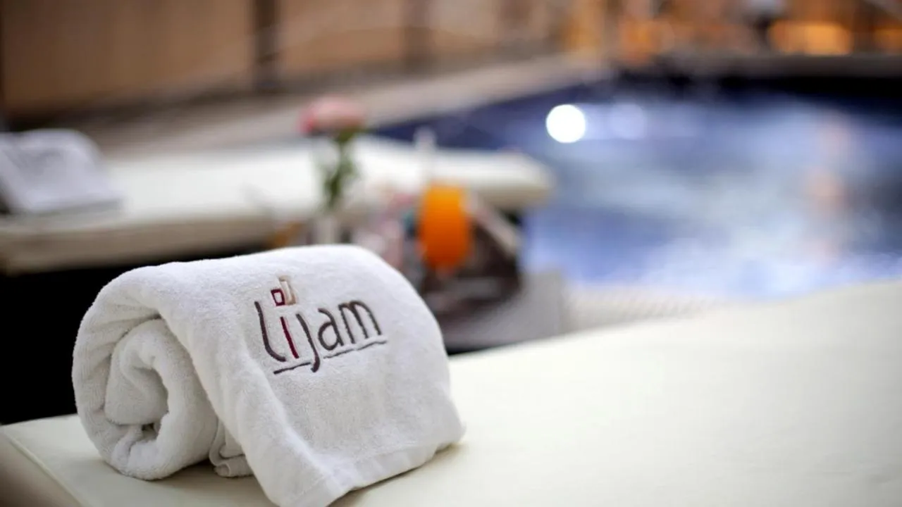 Swimming pool in Lijam Hotel
