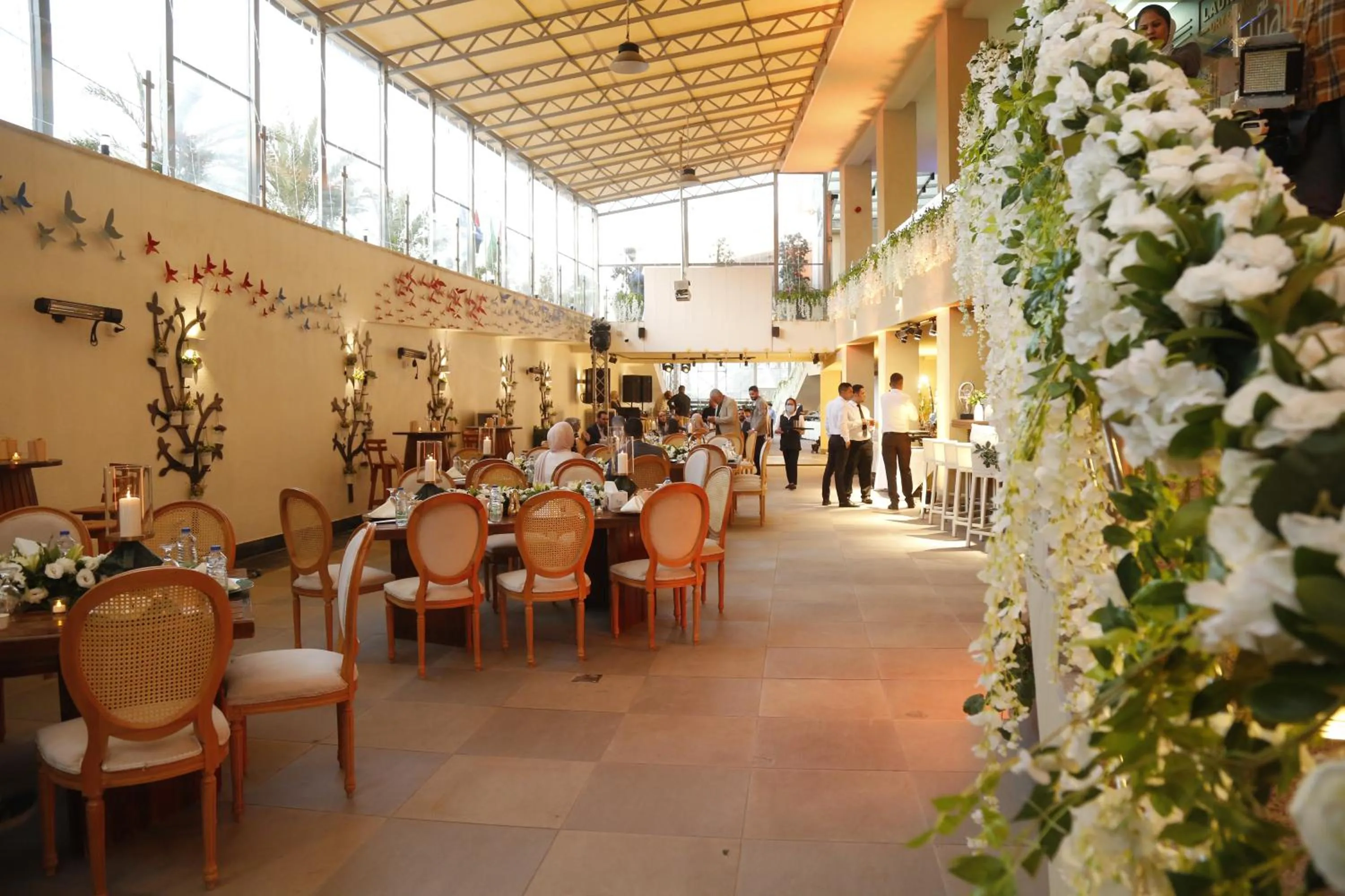 Restaurant/places to eat in Lijam Hotel