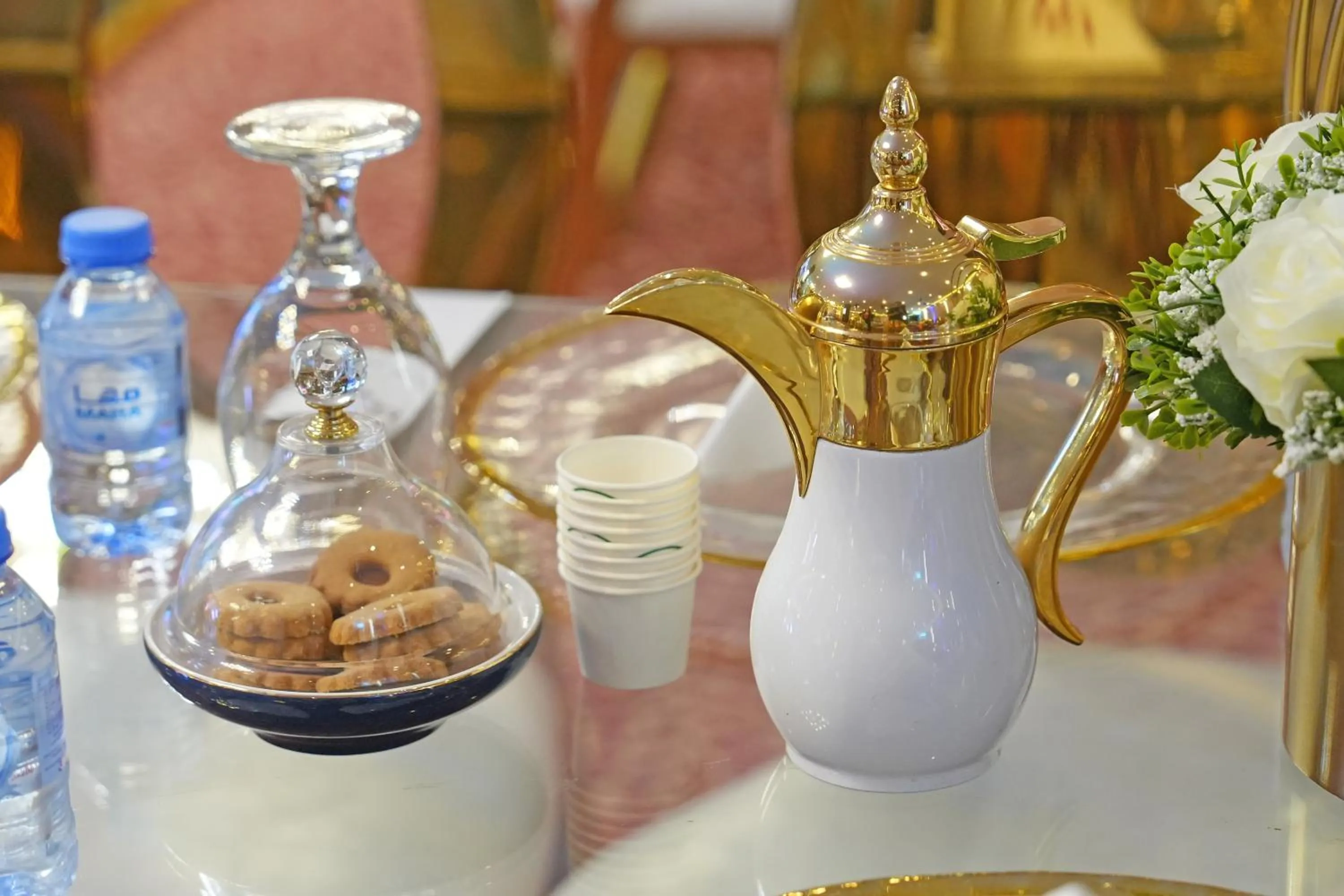 Food and drinks in Lijam Hotel