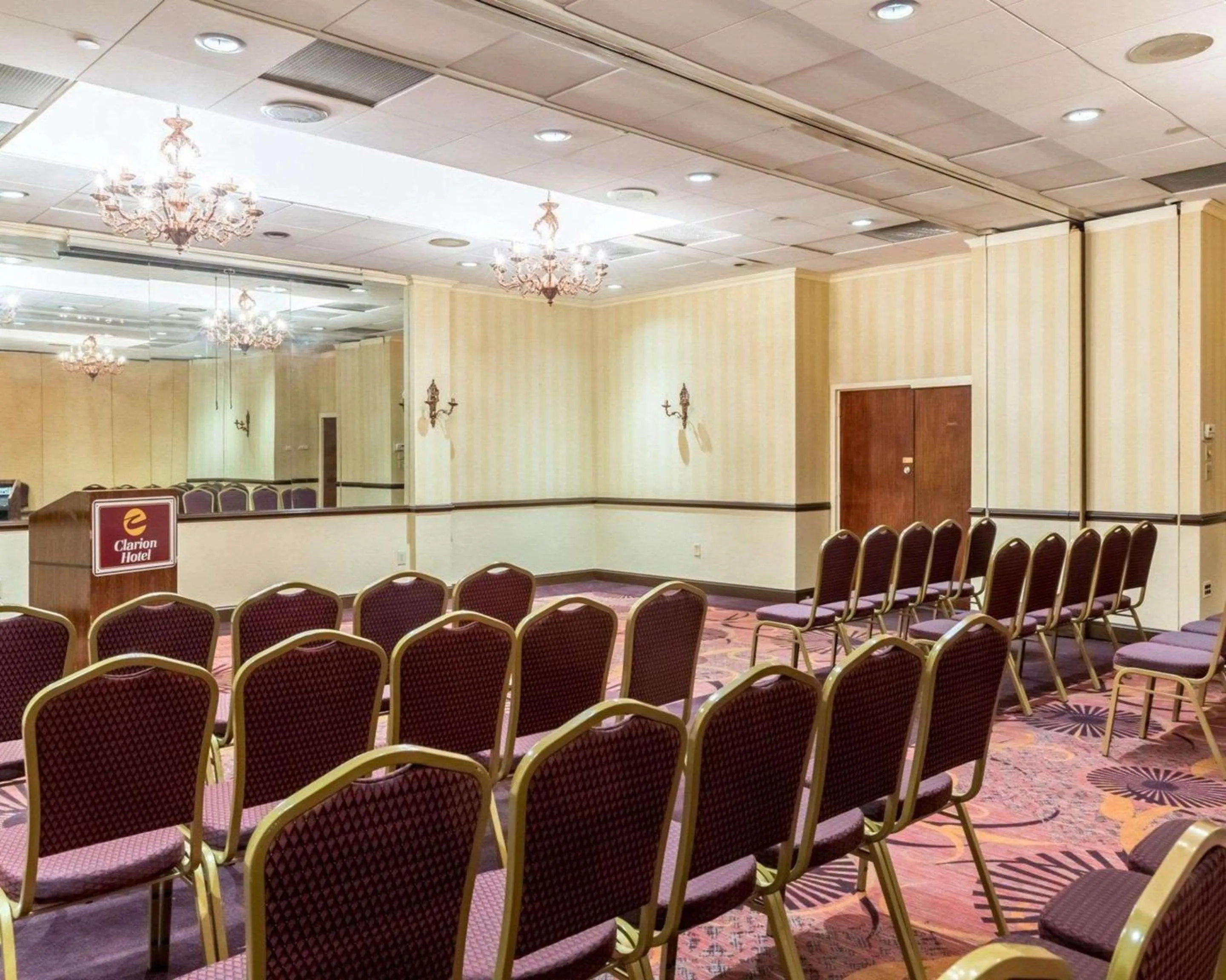 Meeting/conference room in Clarion Hotel Somerset - New Brunswick