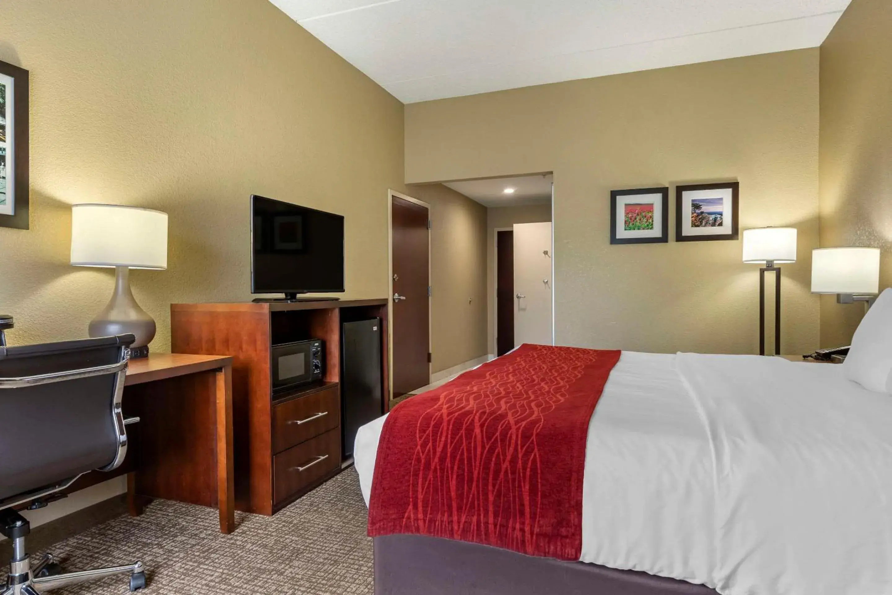 Bedroom, Bed in Comfort Inn & Suites Mocksville I-40 Bedroom, Bed in Comfort Inn & Suites Mocksville I-40