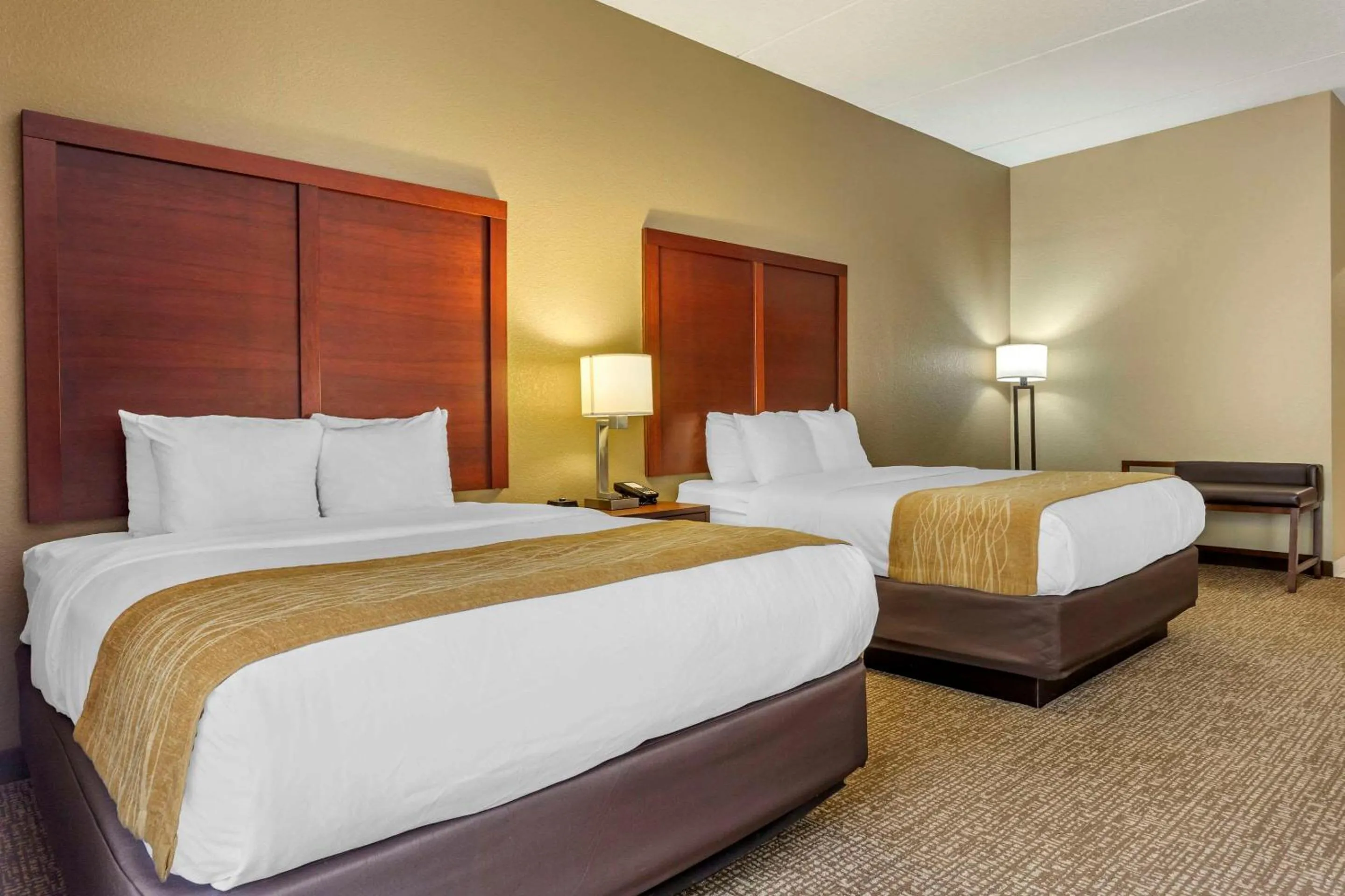 Bedroom, Bed in Comfort Inn & Suites Mocksville I-40