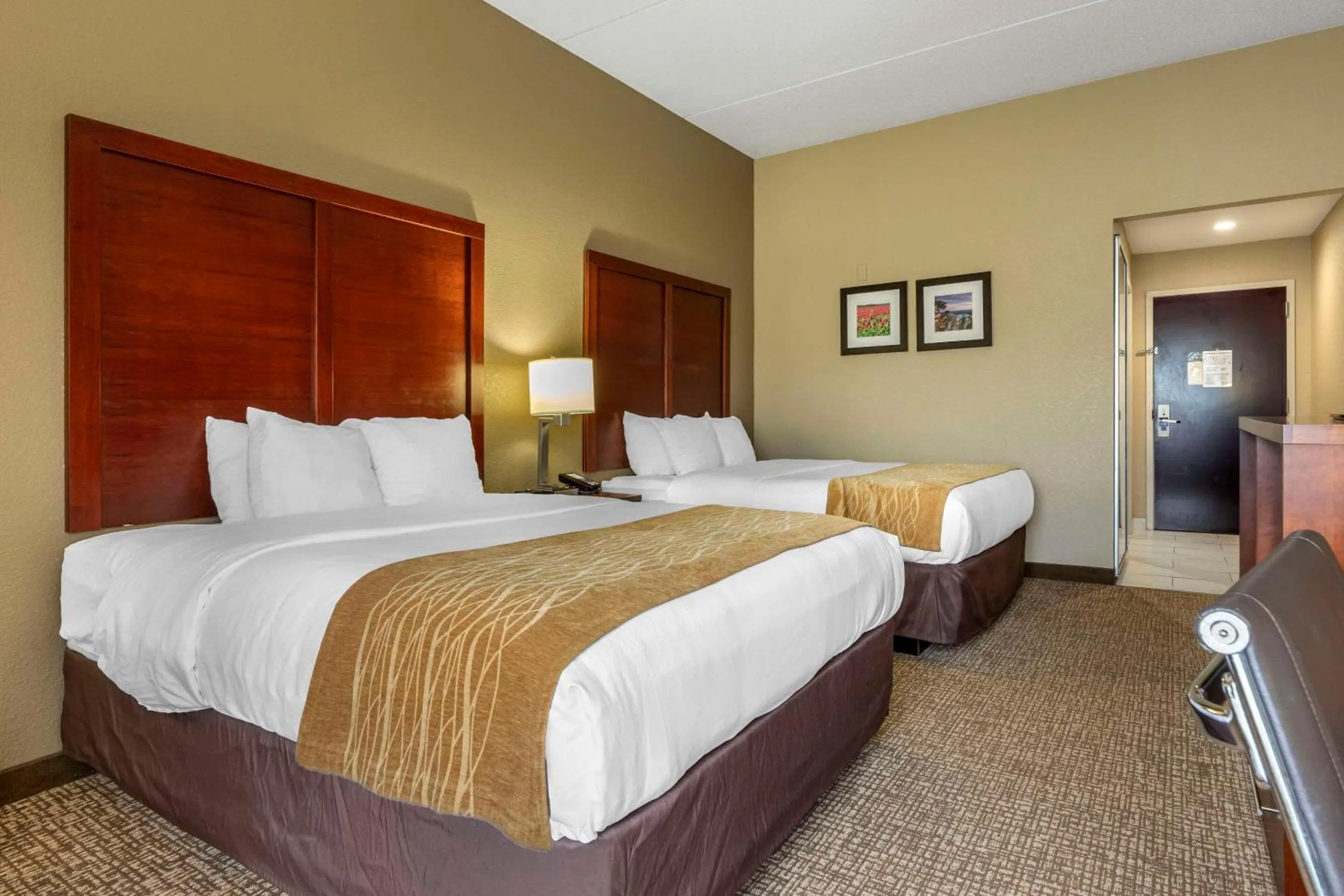 Bedroom, Bed in Comfort Inn & Suites Mocksville I-40