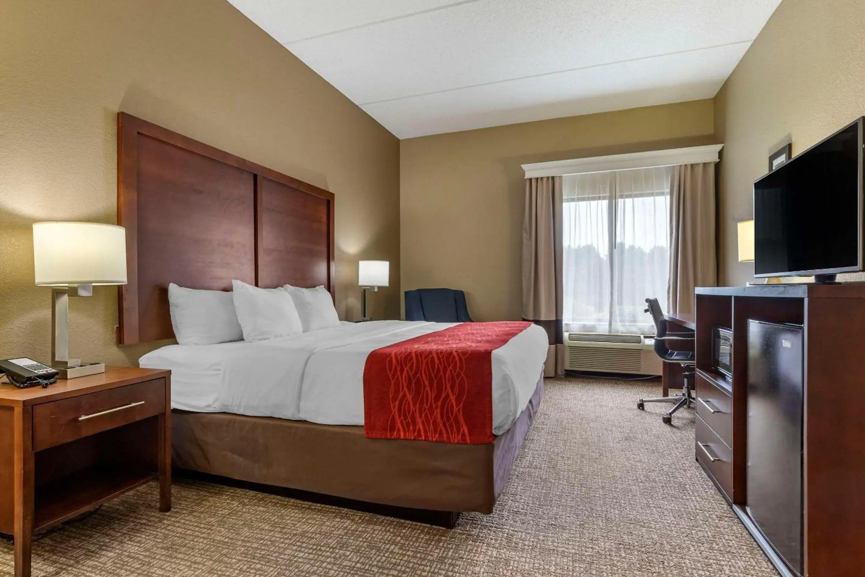 Bedroom, Bed in Comfort Inn & Suites Mocksville I-40 Bedroom, Bed in Comfort Inn & Suites Mocksville I-40