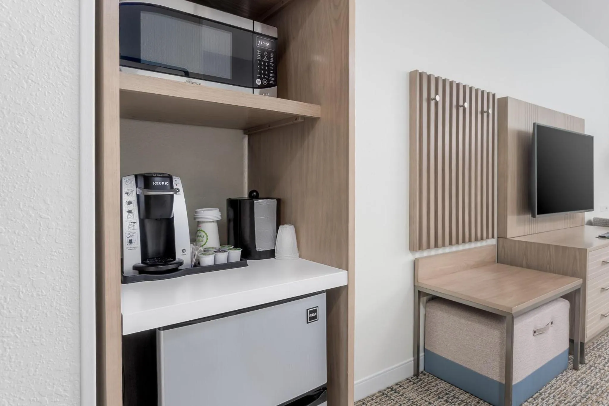 Photo of the whole room in Holiday Inn Resort Pensacola Beach Gulf Front by IHG