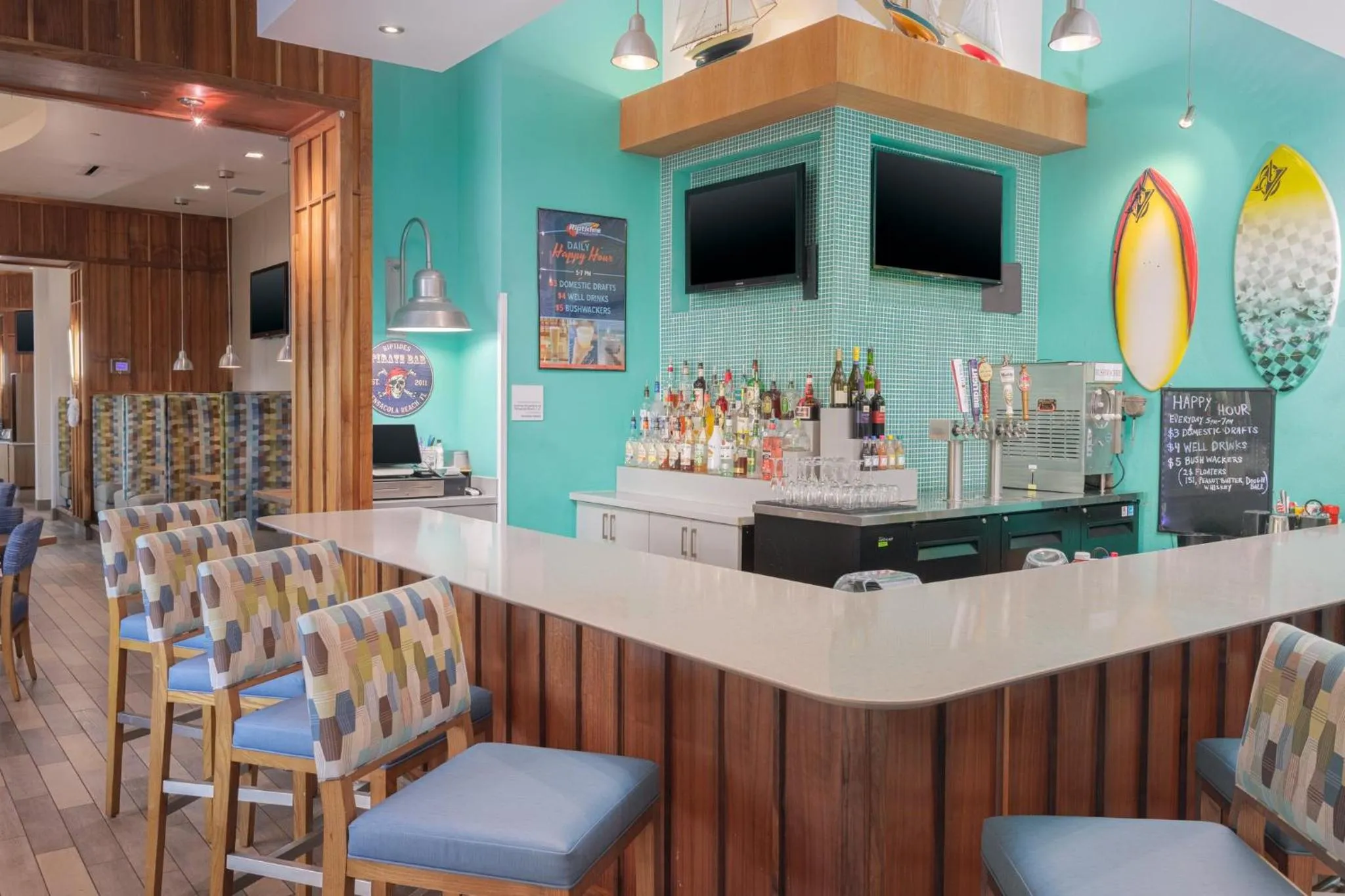 Lounge or bar in Holiday Inn Resort Pensacola Beach Gulf Front by IHG