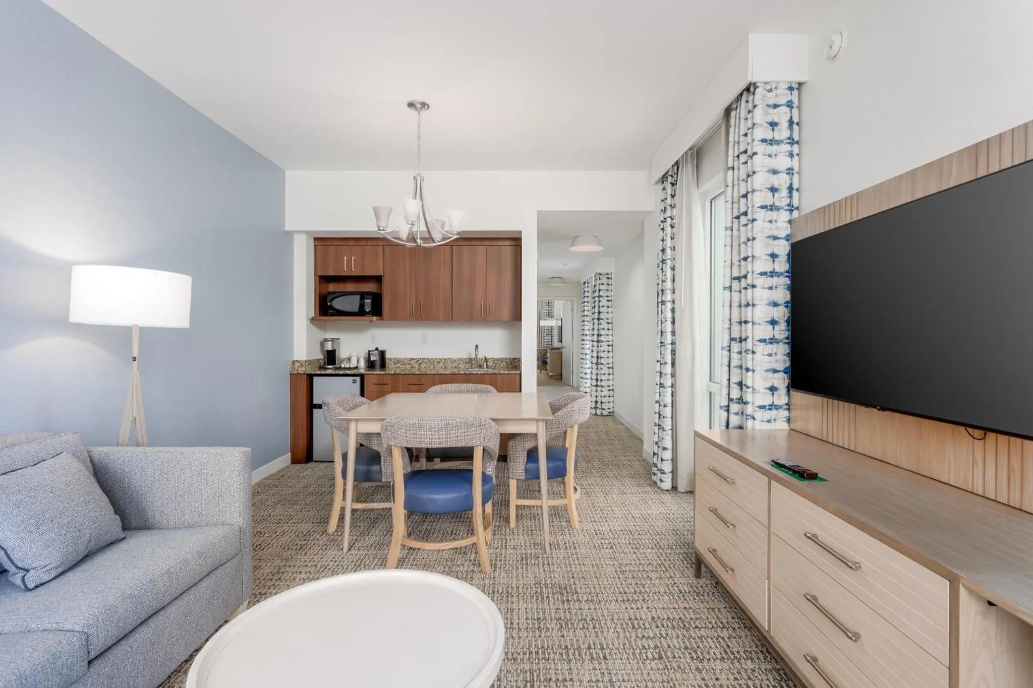 Bedroom in Holiday Inn Resort Pensacola Beach Gulf Front by IHG