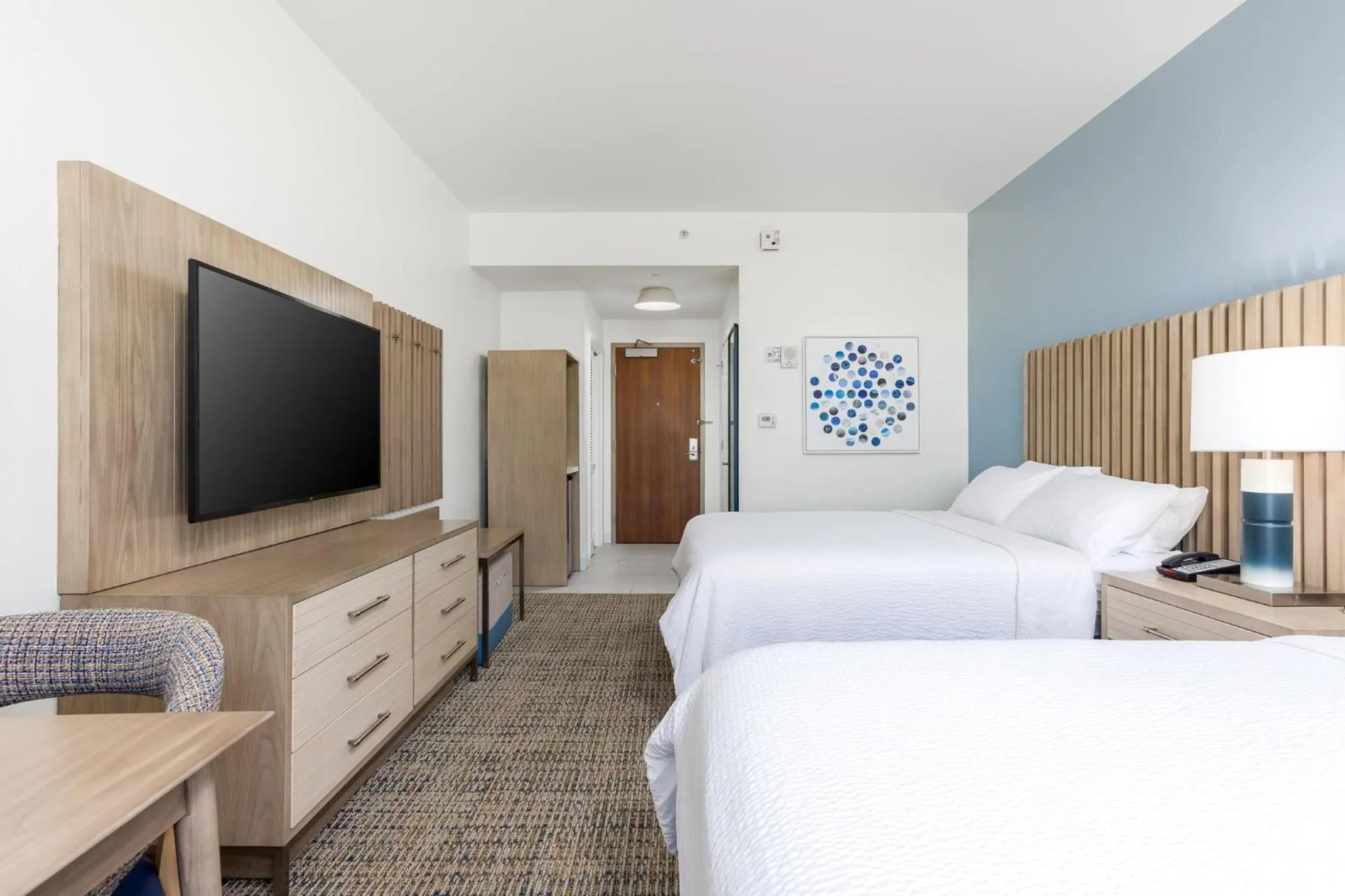 Photo of the whole room, Bed in Holiday Inn Resort Pensacola Beach Gulf Front by IHG