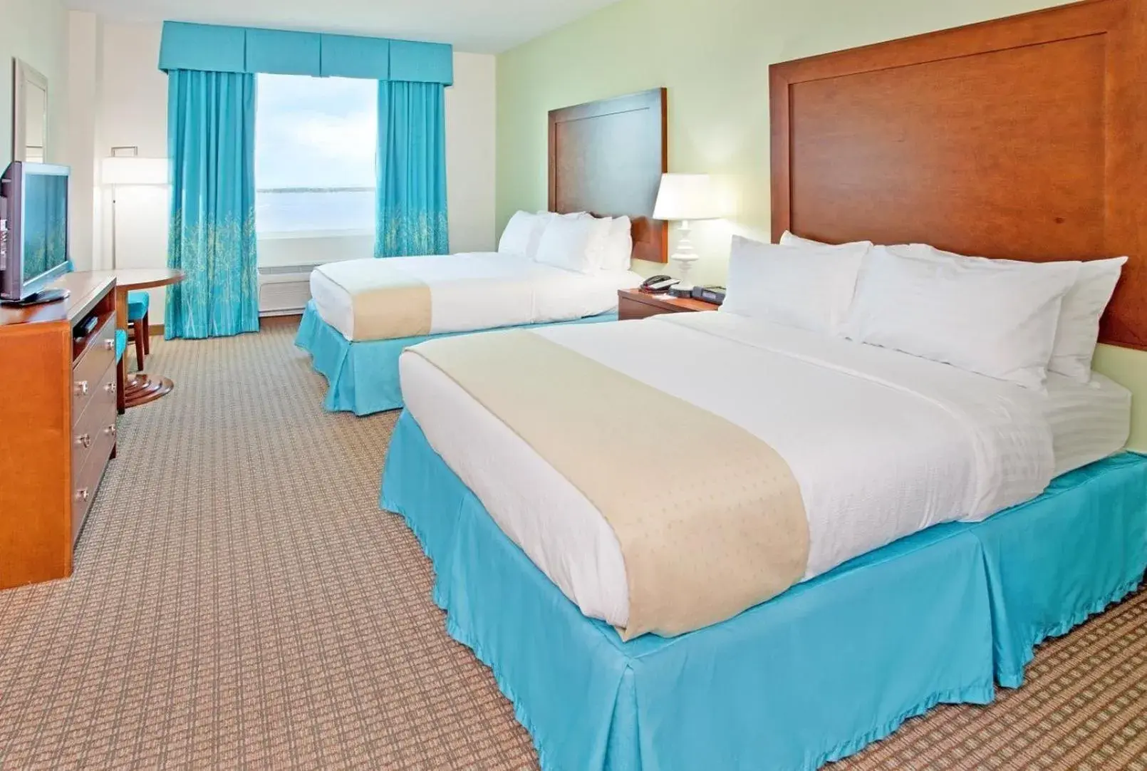 Photo of the whole room, Bed in Holiday Inn Resort Pensacola Beach Gulf Front by IHG Photo of the whole room, Bed in Holiday Inn Resort Pensacola Beach Gulf Front by IHG