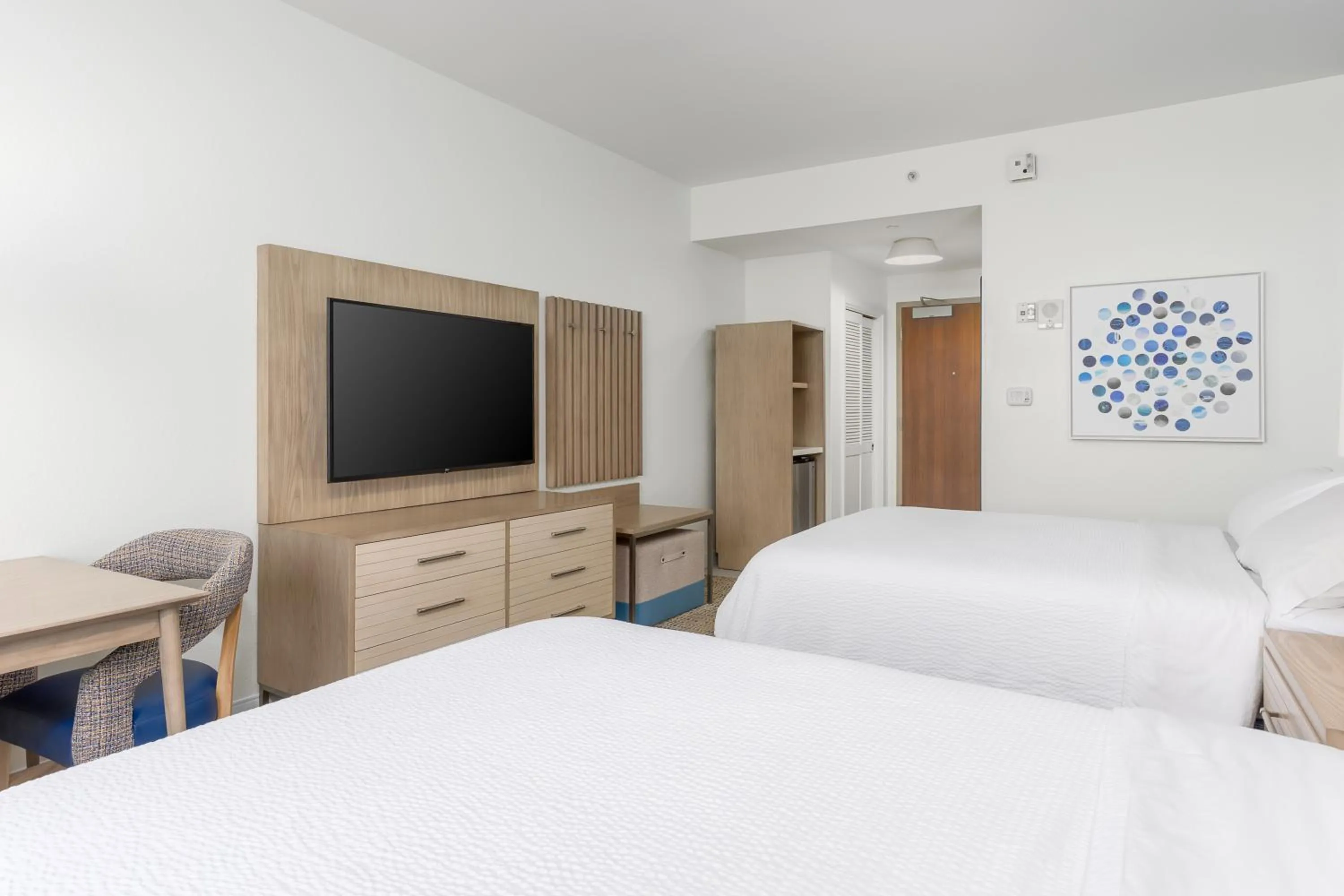 Bed in Holiday Inn Resort Pensacola Beach Gulf Front by IHG