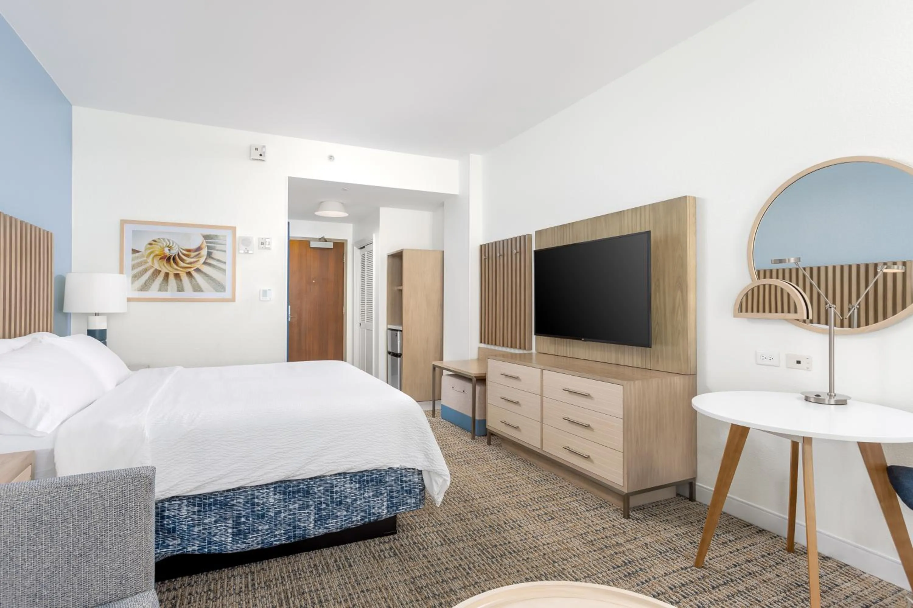 Bed in Holiday Inn Resort Pensacola Beach Gulf Front by IHG