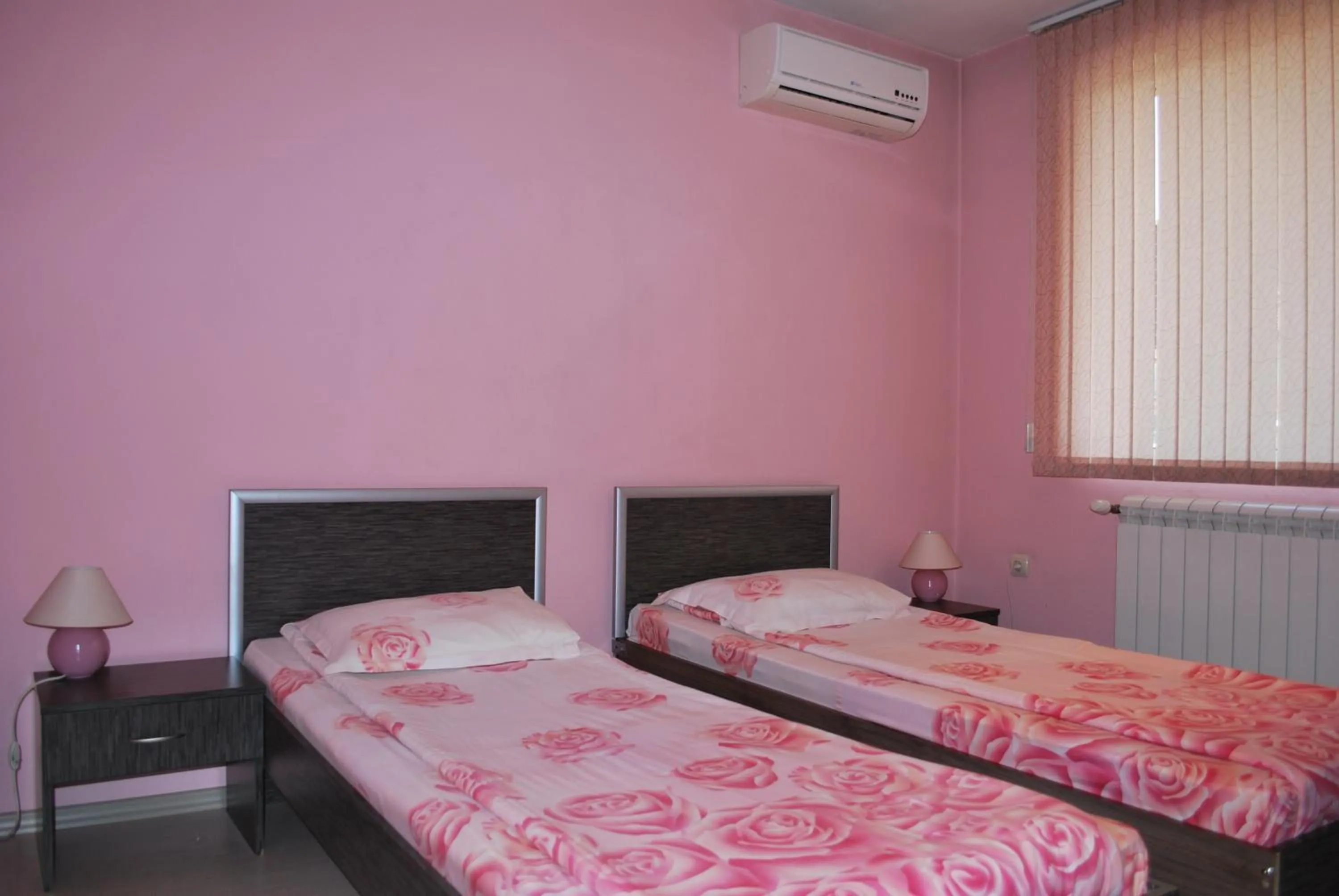 Bed in Hotel Milenium
