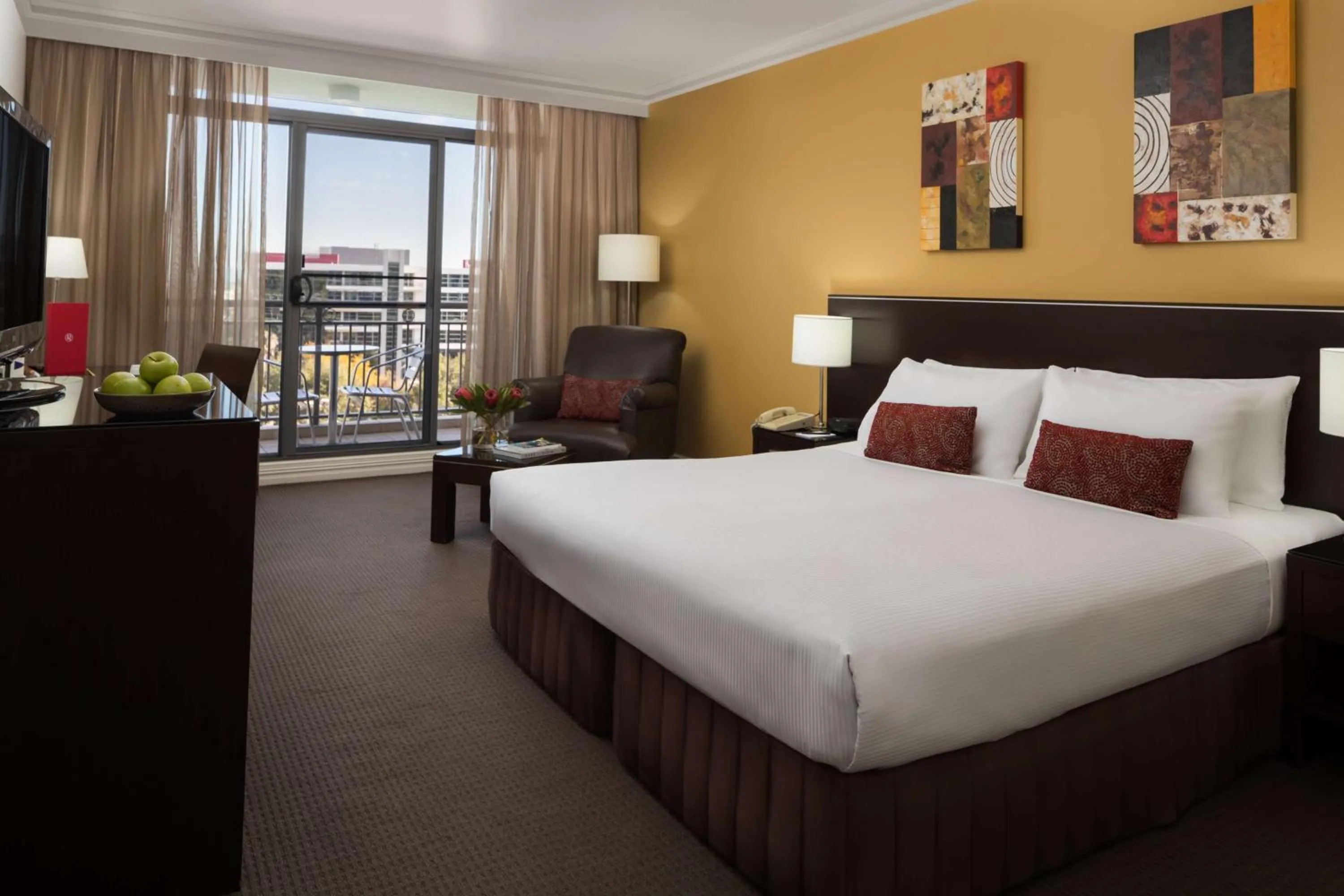 Photo of the whole room, Bed in Rydges Norwest Sydney