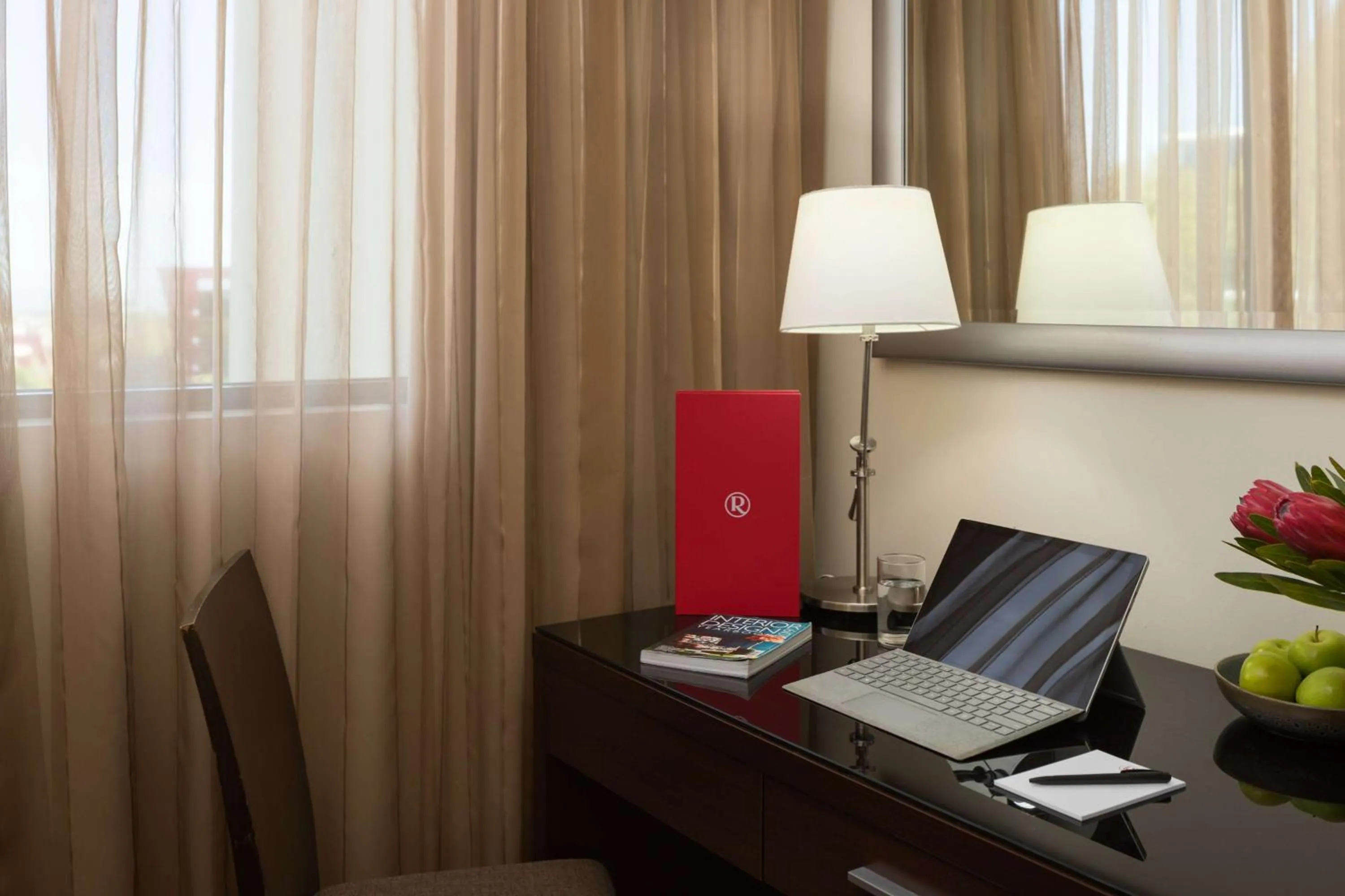 Photo of the whole room in Rydges Norwest Sydney