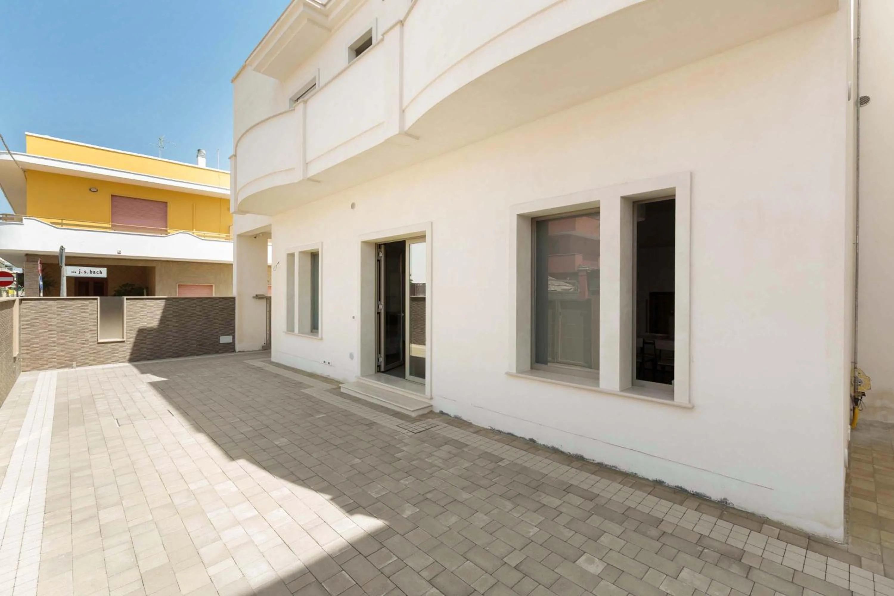 Facade/entrance in Villino Blu Suite by BarbarHouse