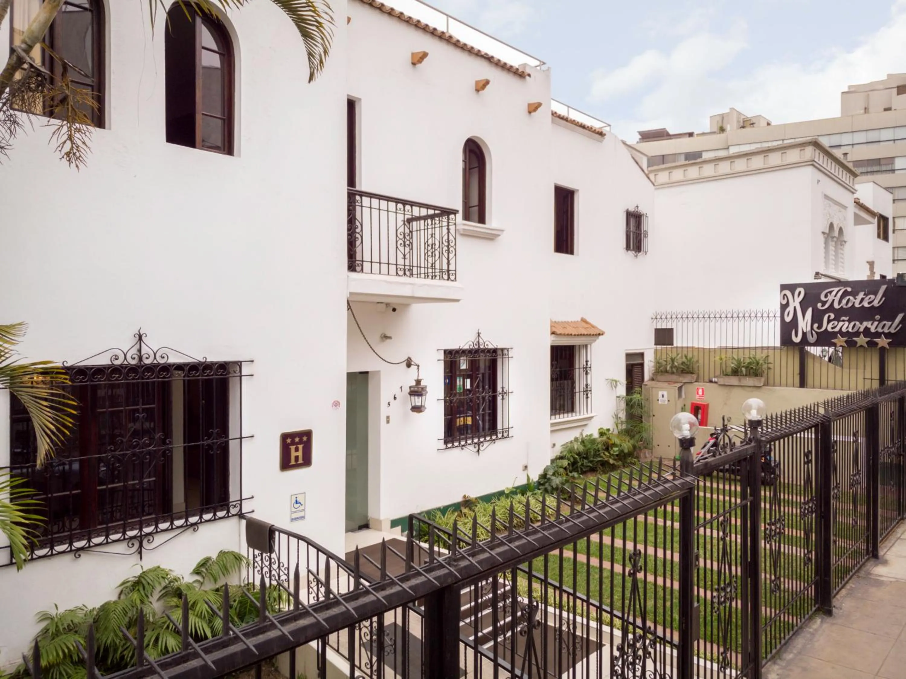 Property building in Hotel Señorial