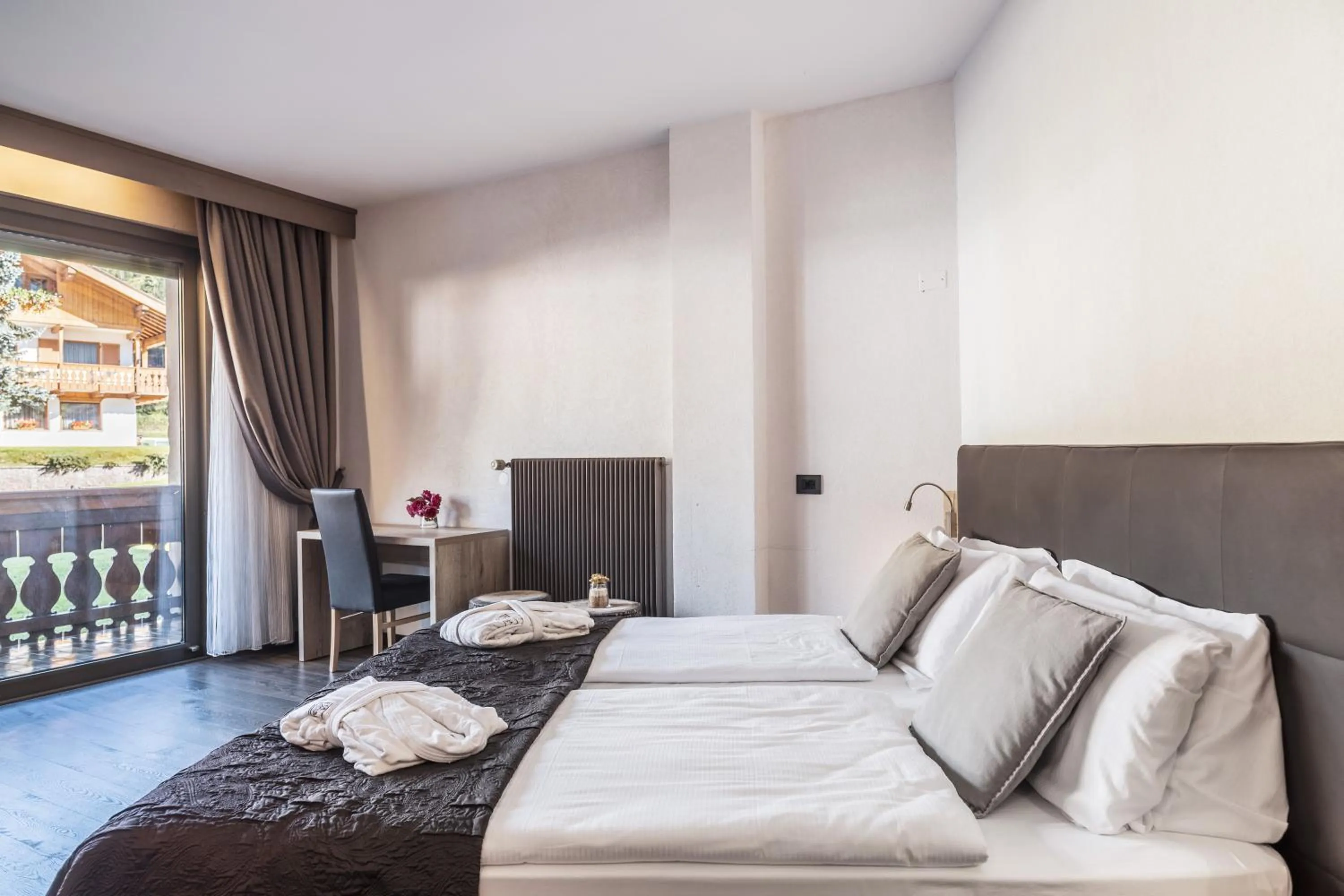 Photo of the whole room, Bed in Residence Anda