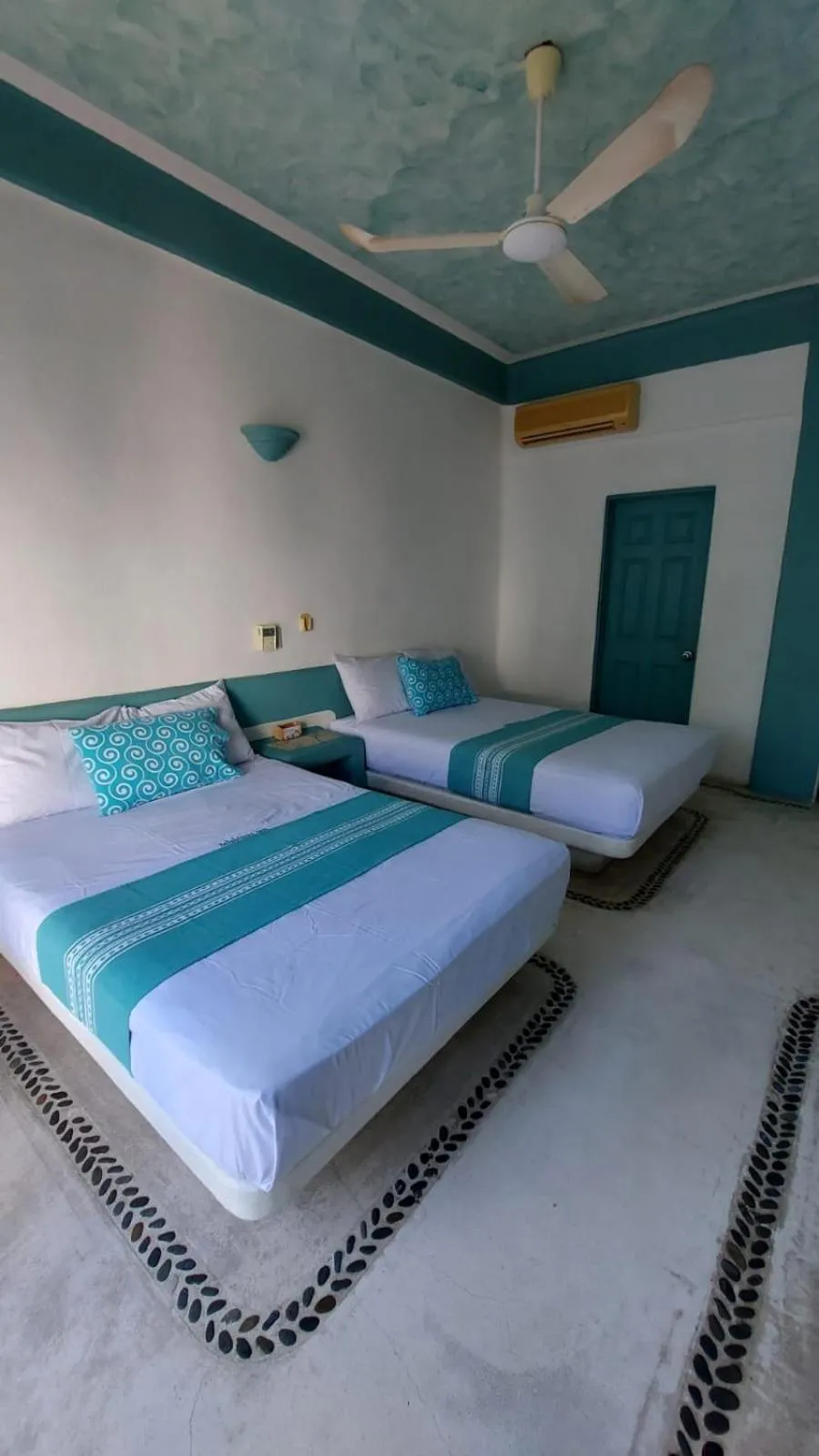 Bed in Delphinus Inn