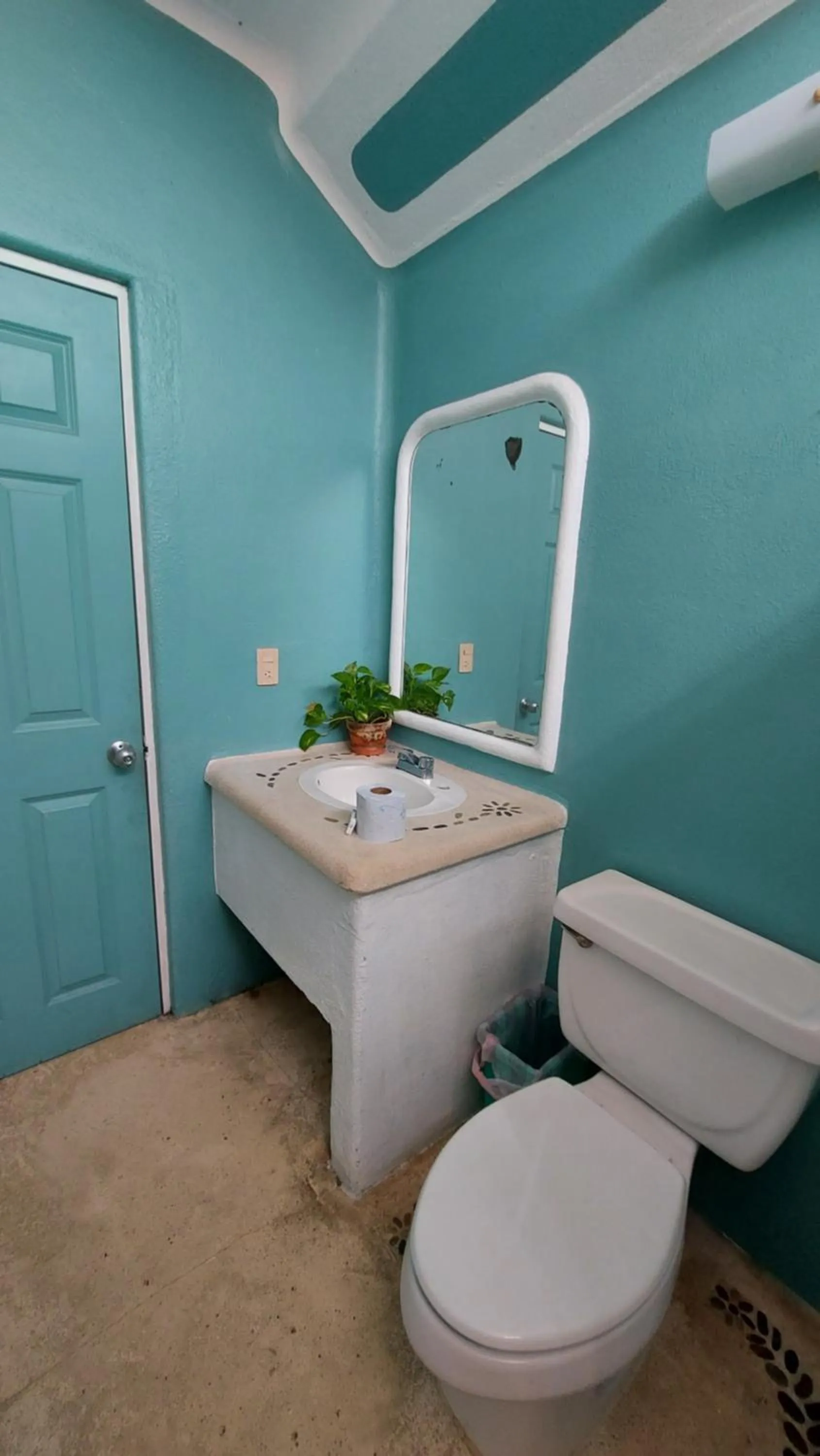 Bathroom in Delphinus Inn