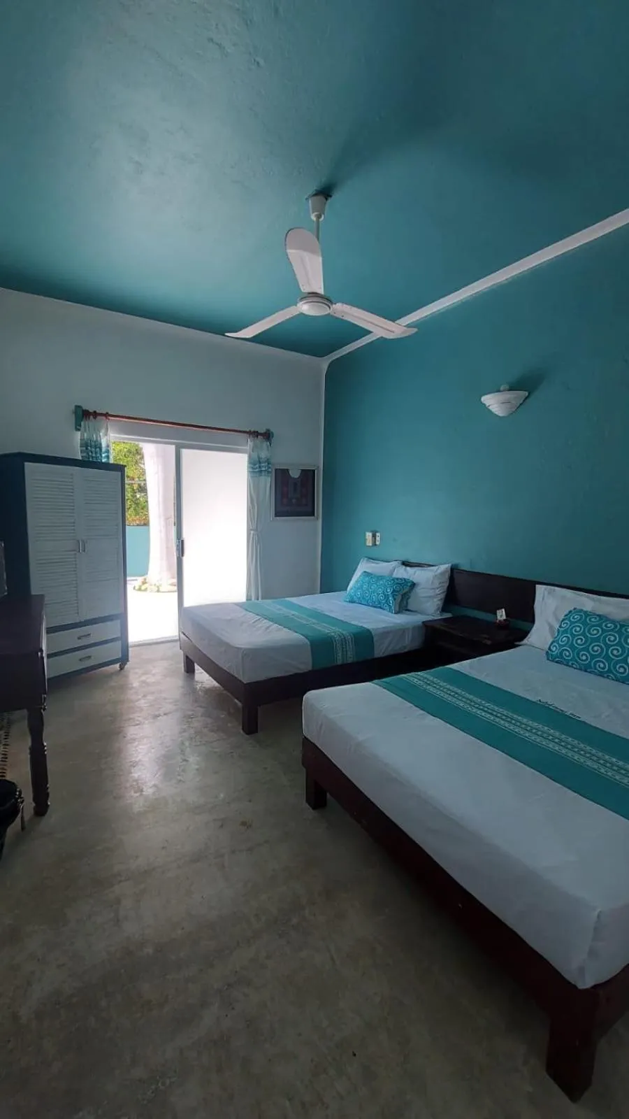 Bed in Delphinus Inn