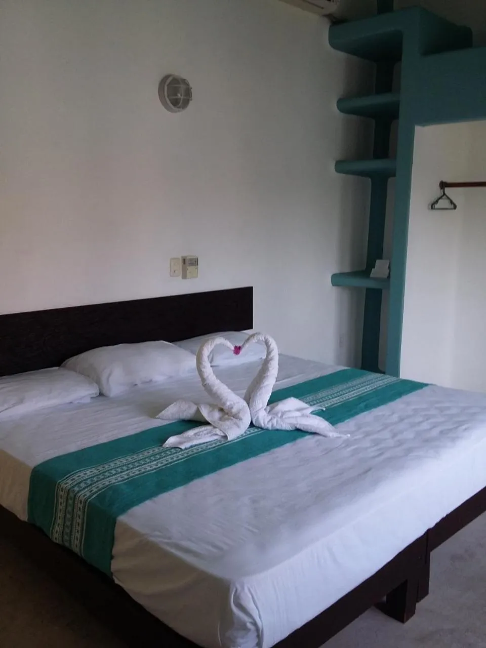 Bedroom, Bed in Delphinus Inn