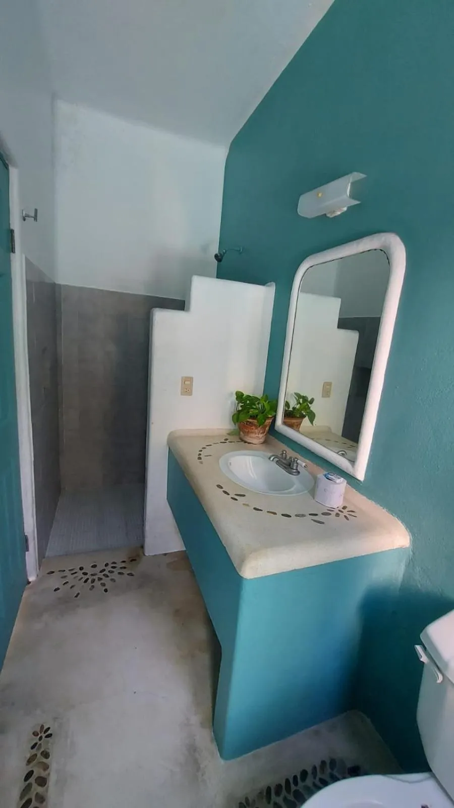 Bathroom in Delphinus Inn