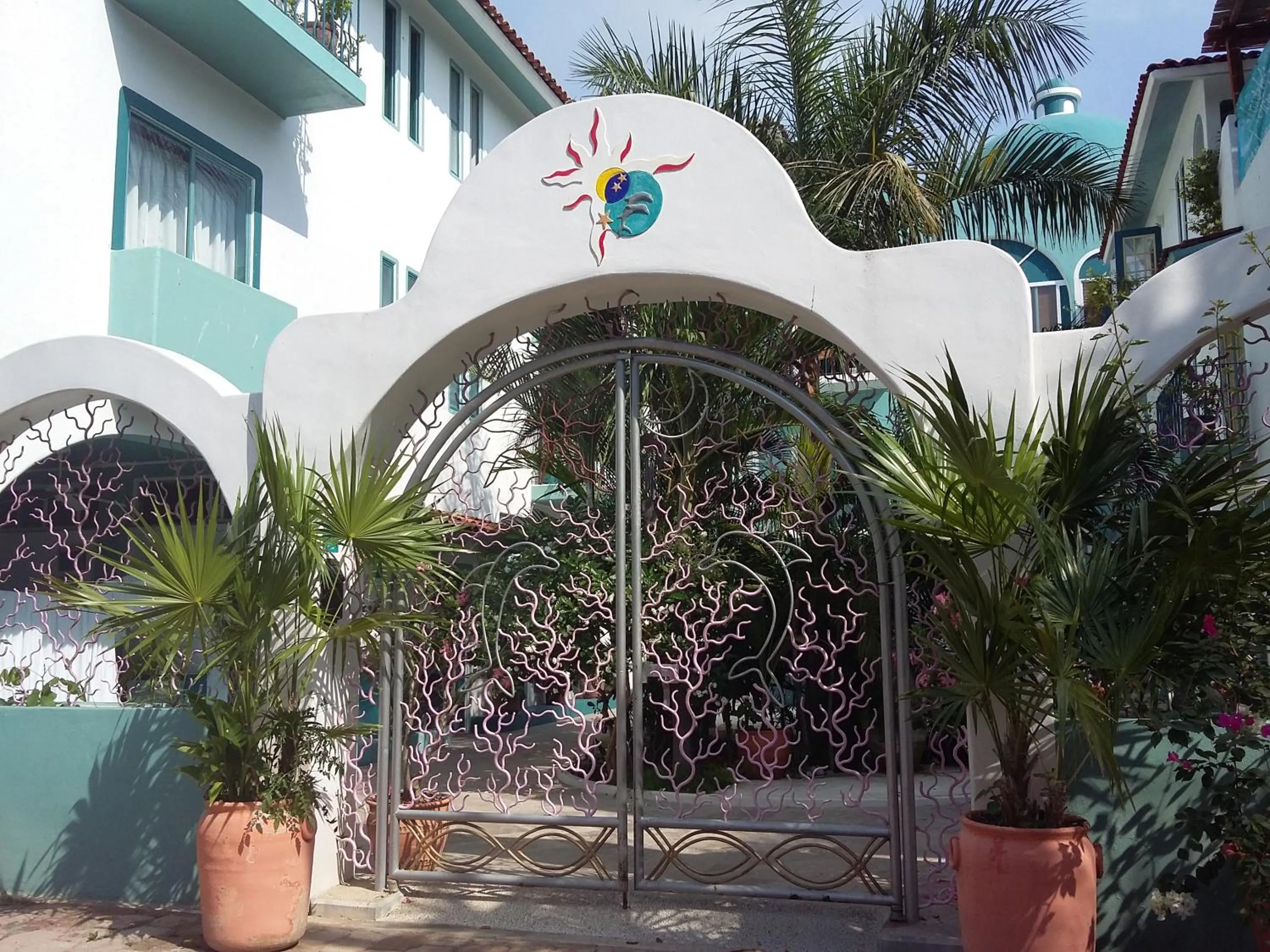 Property logo or sign in Delphinus Inn