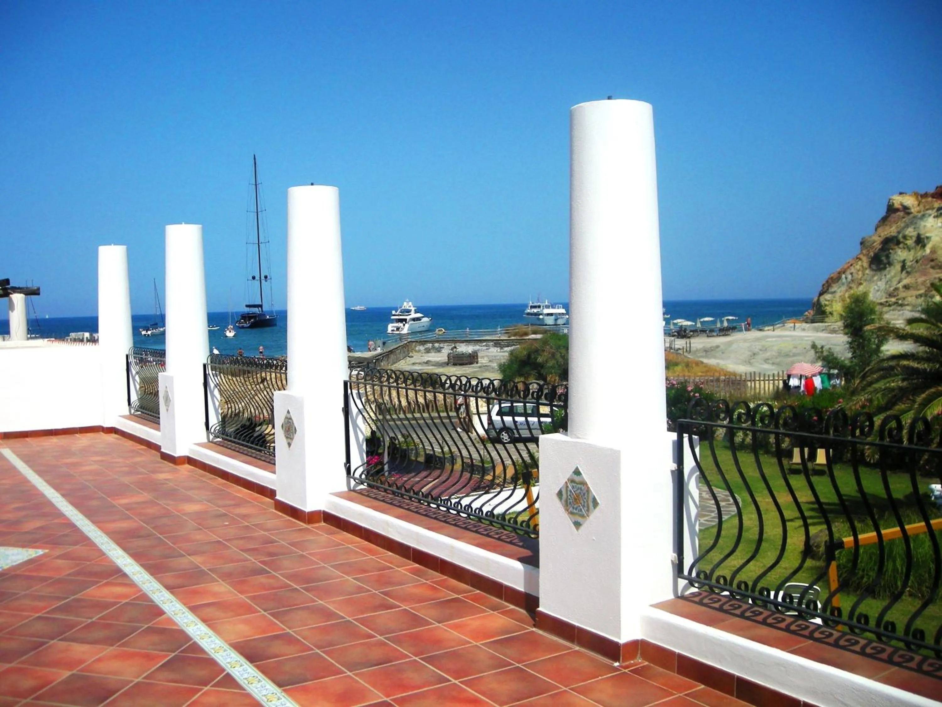 Property building in Hotel Rojas