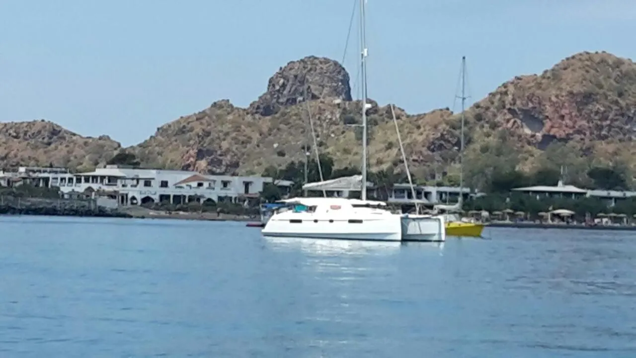 Property building in Hotel Rojas