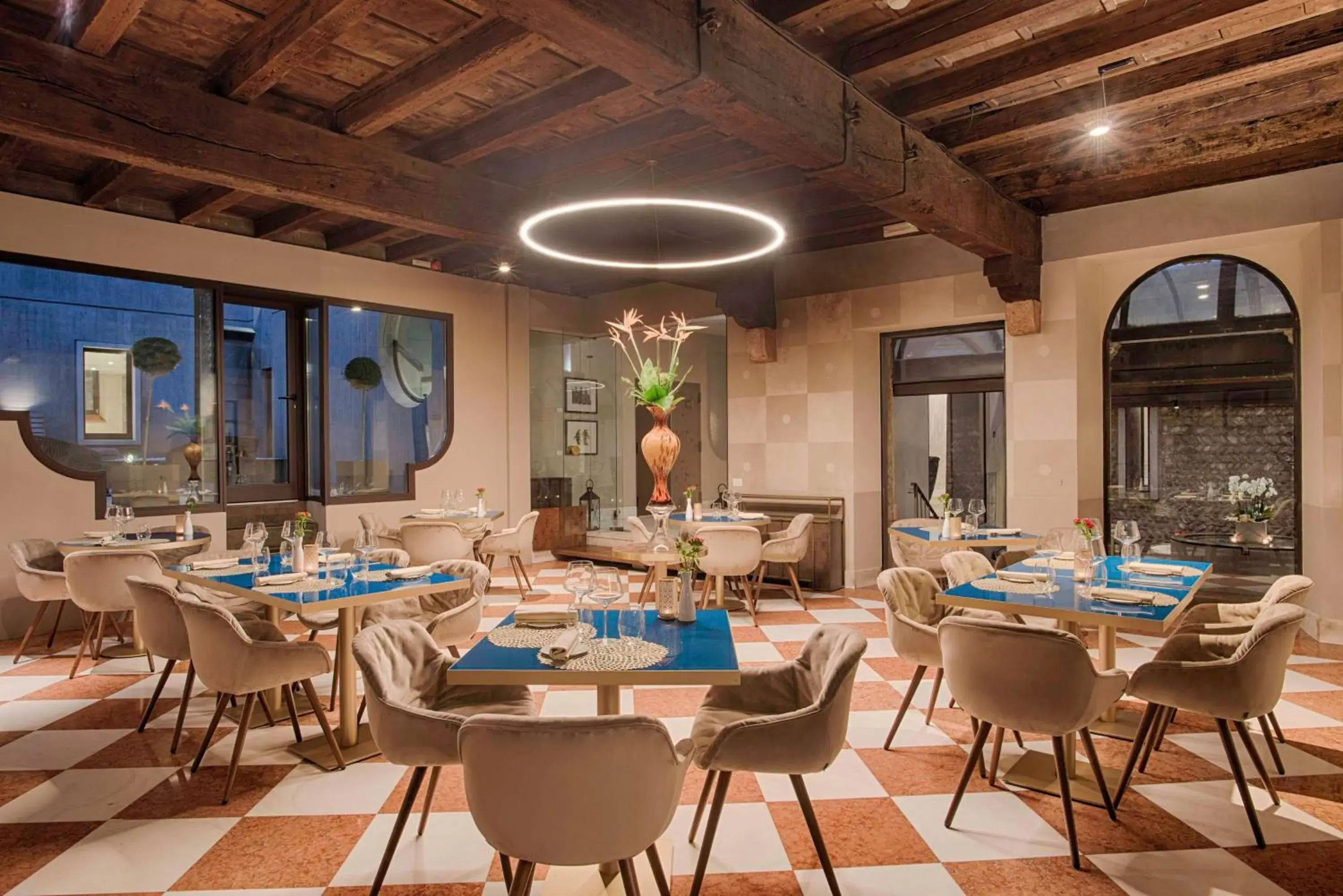Restaurant/places to eat in NH Collection Palazzo Verona Restaurant/places to eat in NH Collection Palazzo Verona