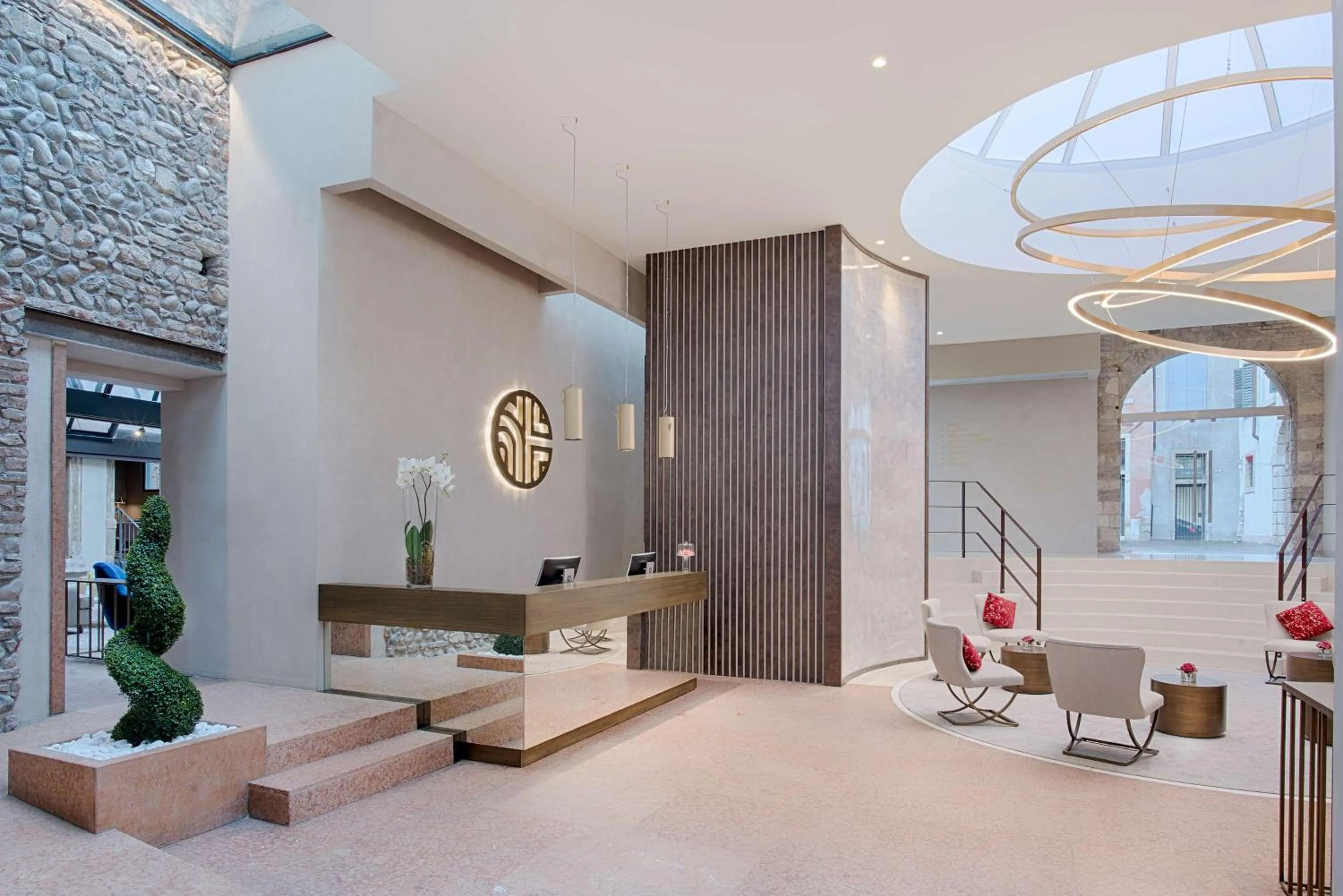 Lobby or reception in NH Collection Palazzo Verona