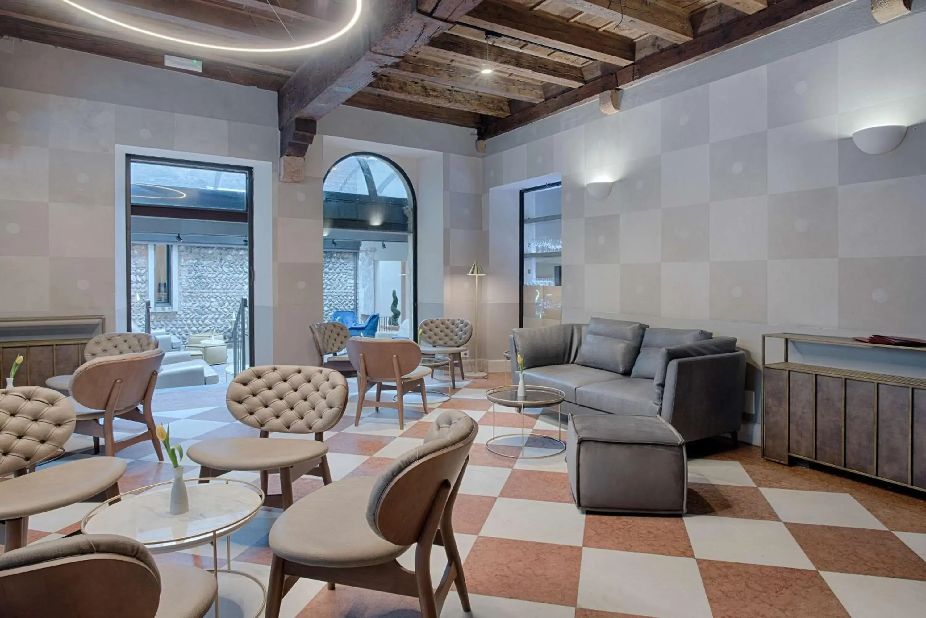 Lounge or bar in NH Collection Palazzo Verona Lounge or bar in NH Collection Palazzo Verona