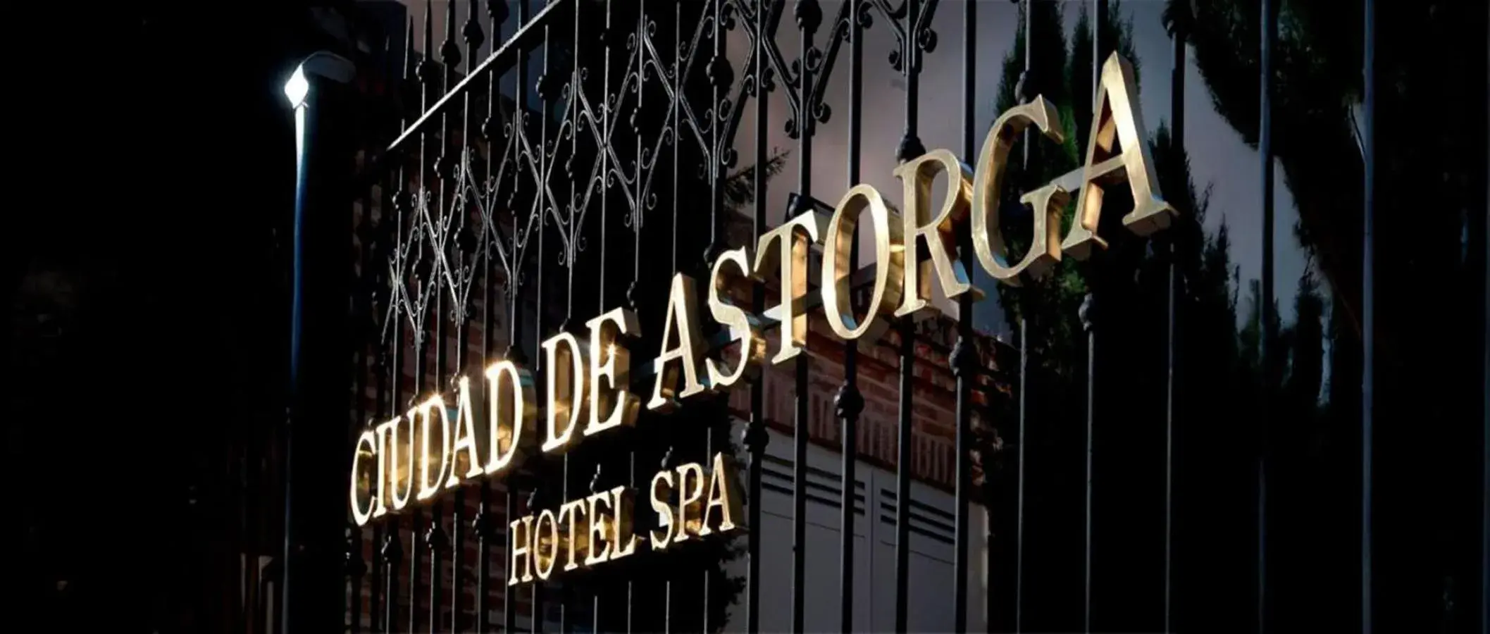 Property building in U-Hotel Spa Ciudad de Astorga Property building in U-Hotel Spa Ciudad de Astorga