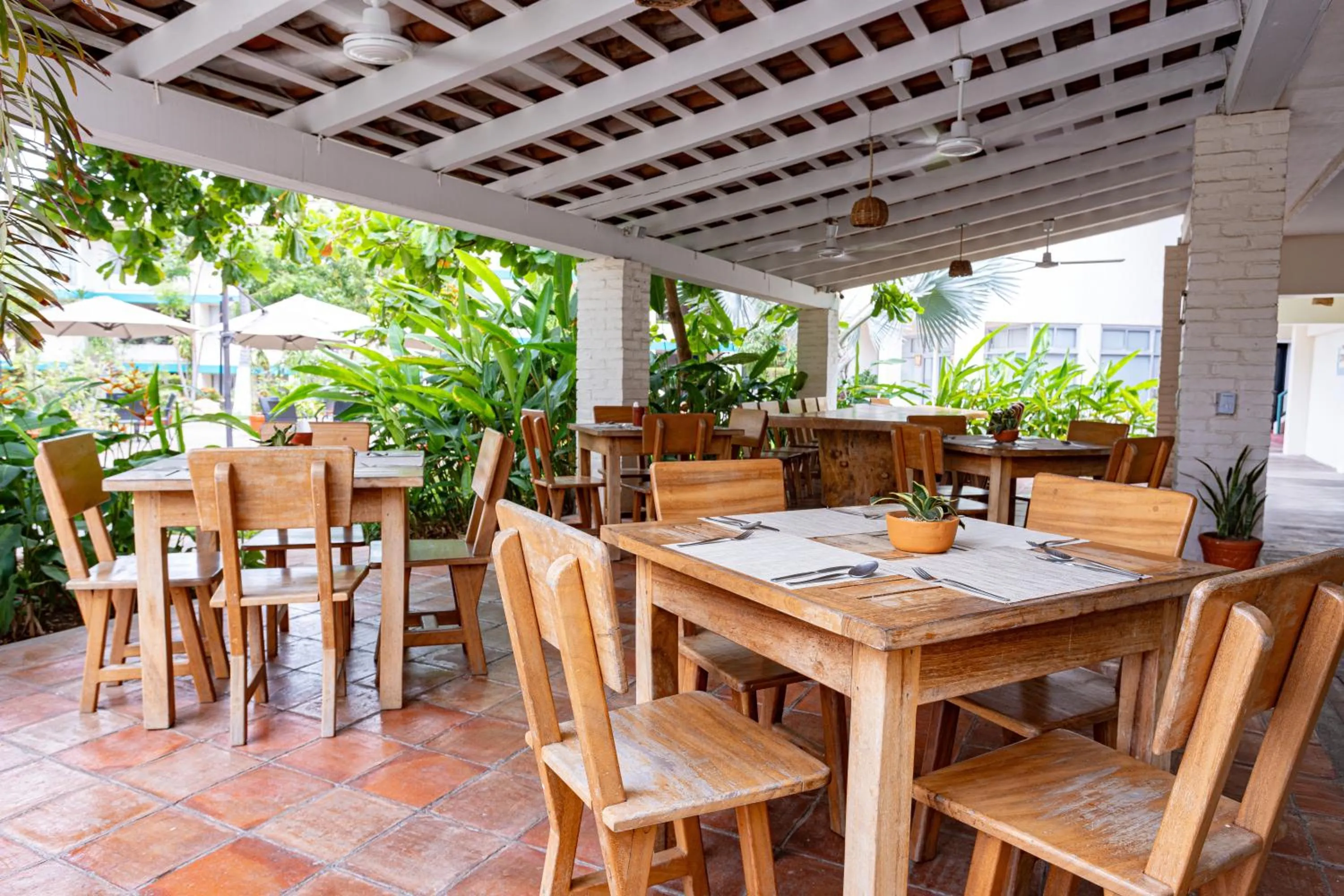 Restaurant/places to eat in Hotel Suites Villasol