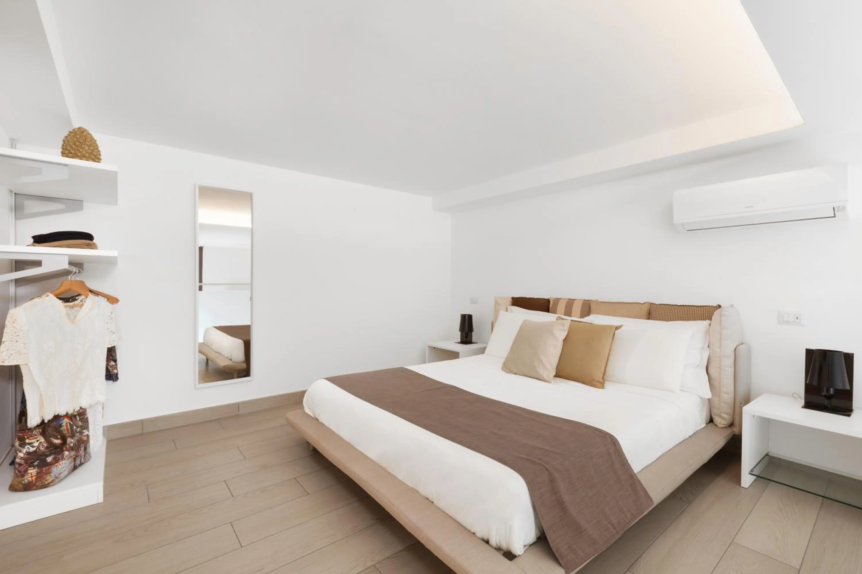 Bed in Eterea Charming Suites