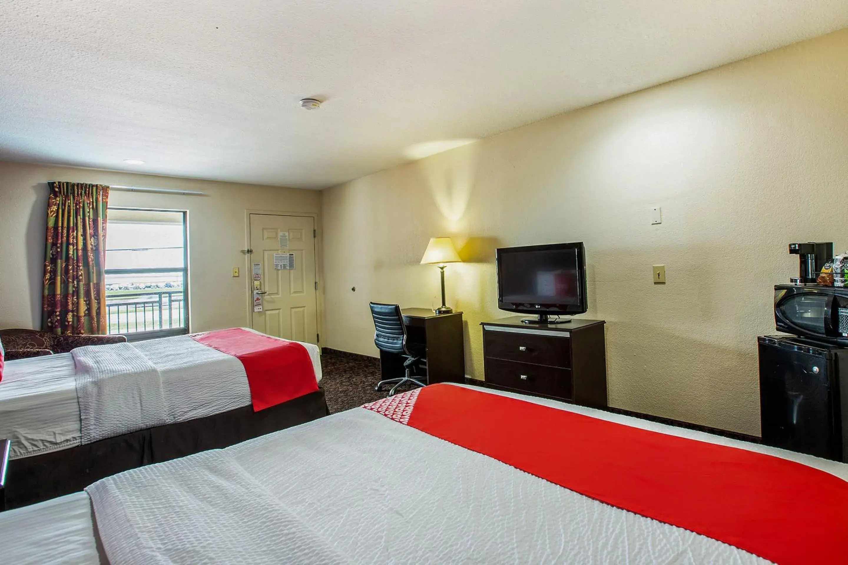 Bedroom, Bed in OYO Hotel LSU Bedroom, Bed in OYO Hotel LSU