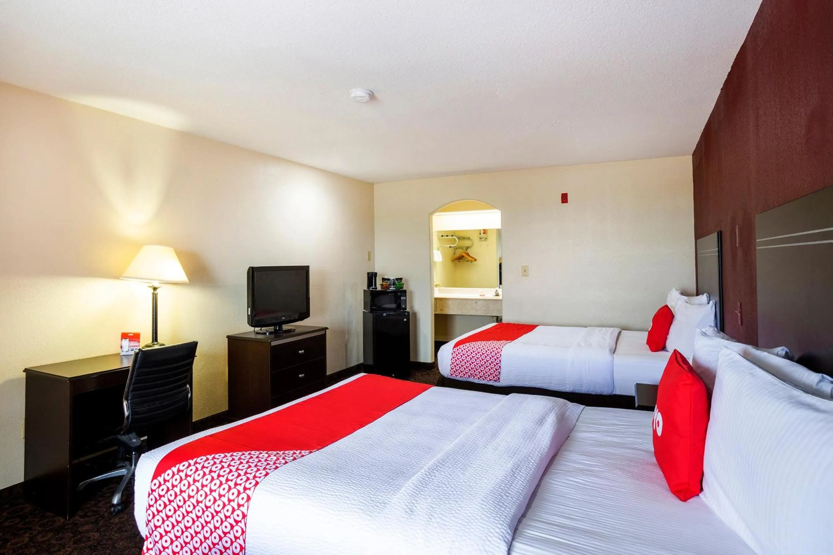 Bedroom, Bed in OYO Hotel LSU