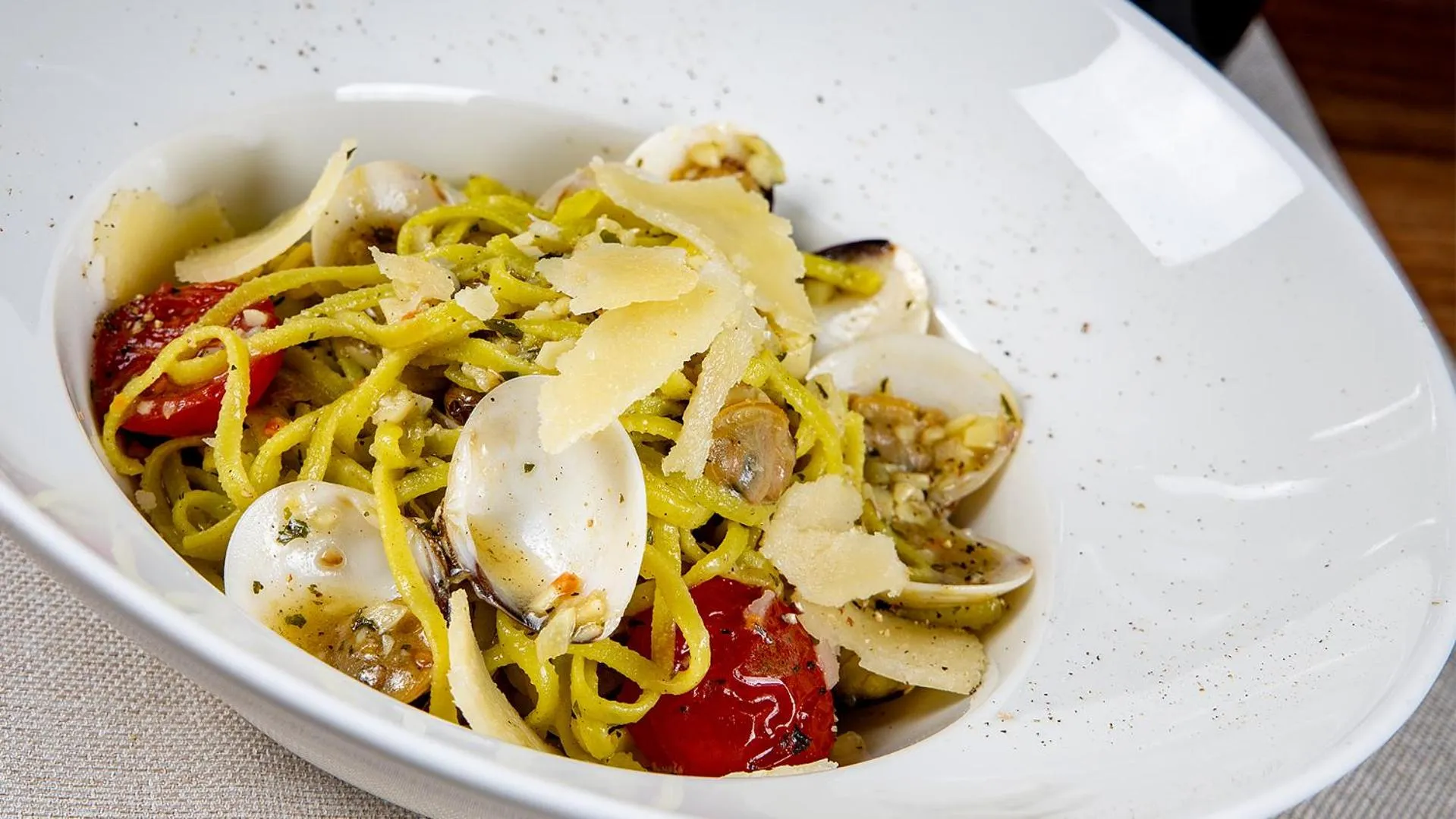 Food and drinks in Hotel Seven