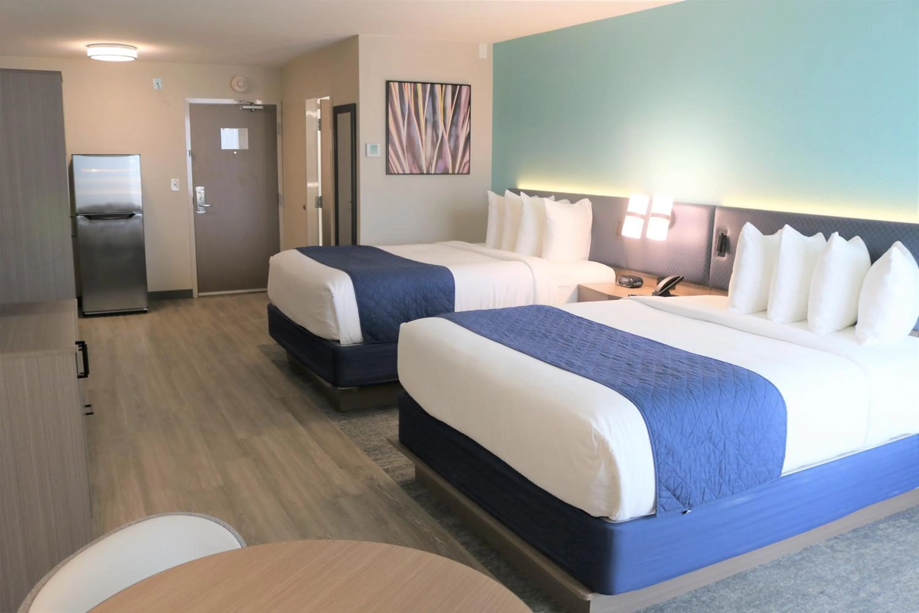 Photo of the whole room, Bed in Best Western Aku Tiki Inn