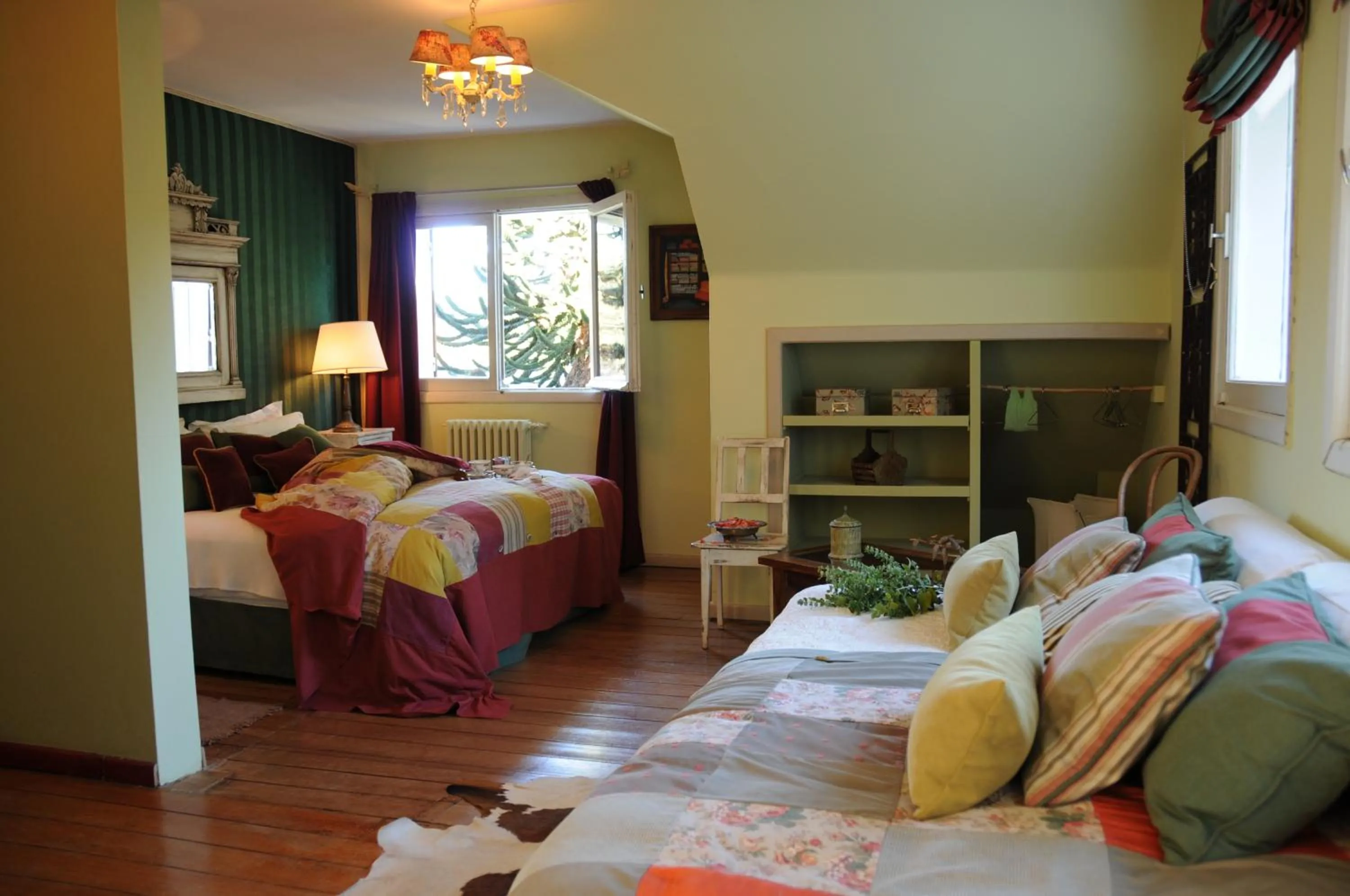 Photo of the whole room, Bed in Los Juncos Patagonian Lake House