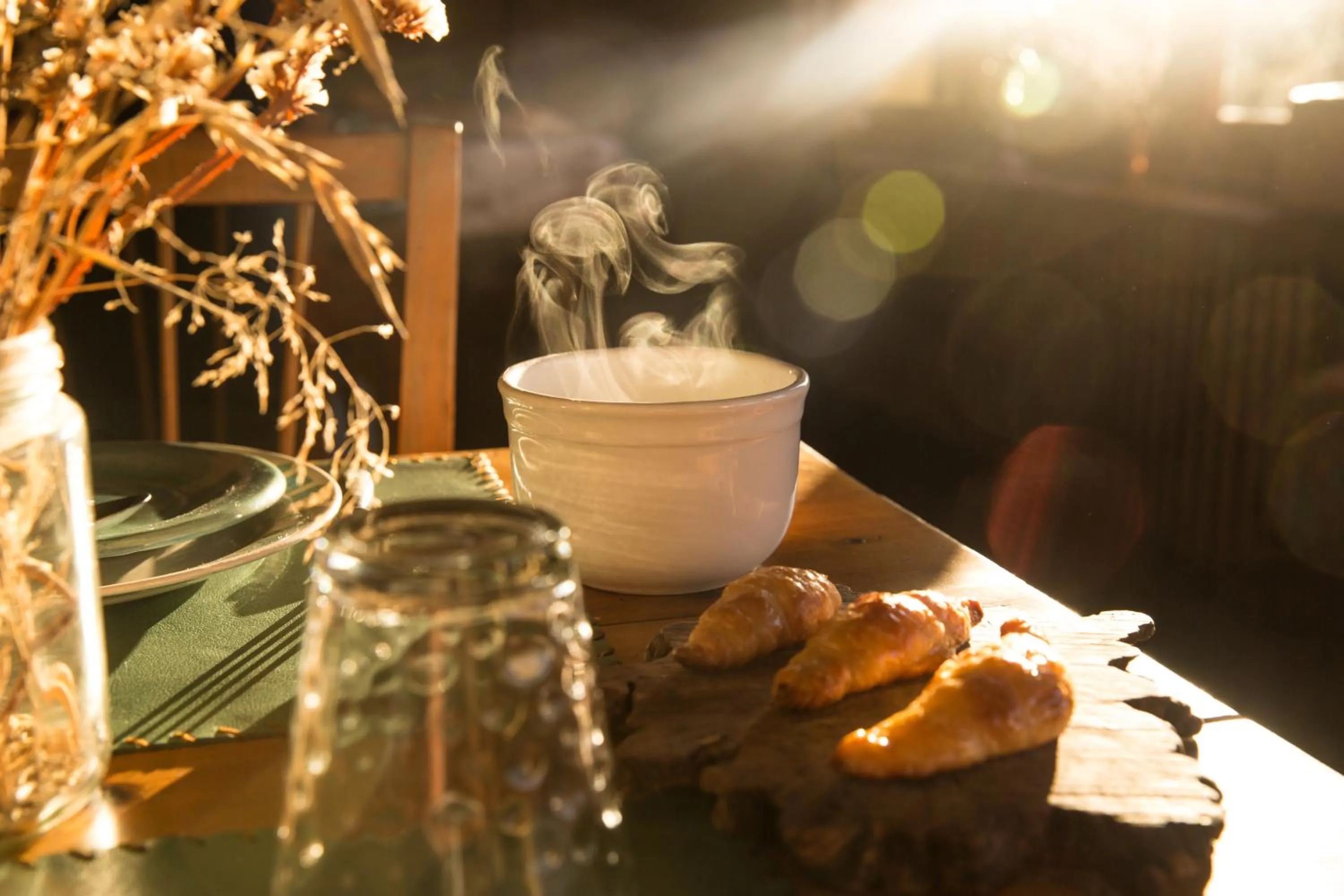 Breakfast in Los Juncos Patagonian Lake House