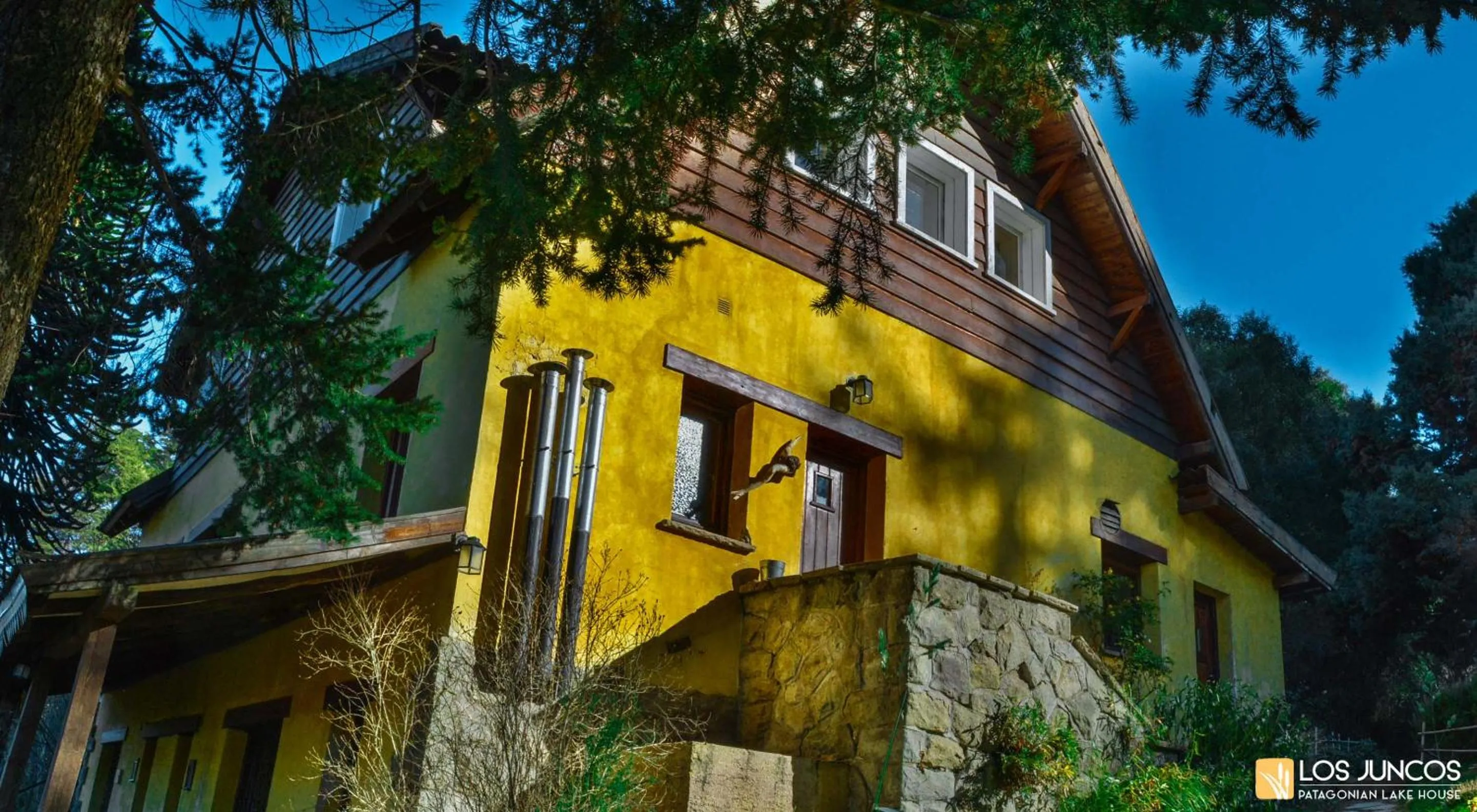 Property building in Los Juncos Patagonian Lake House