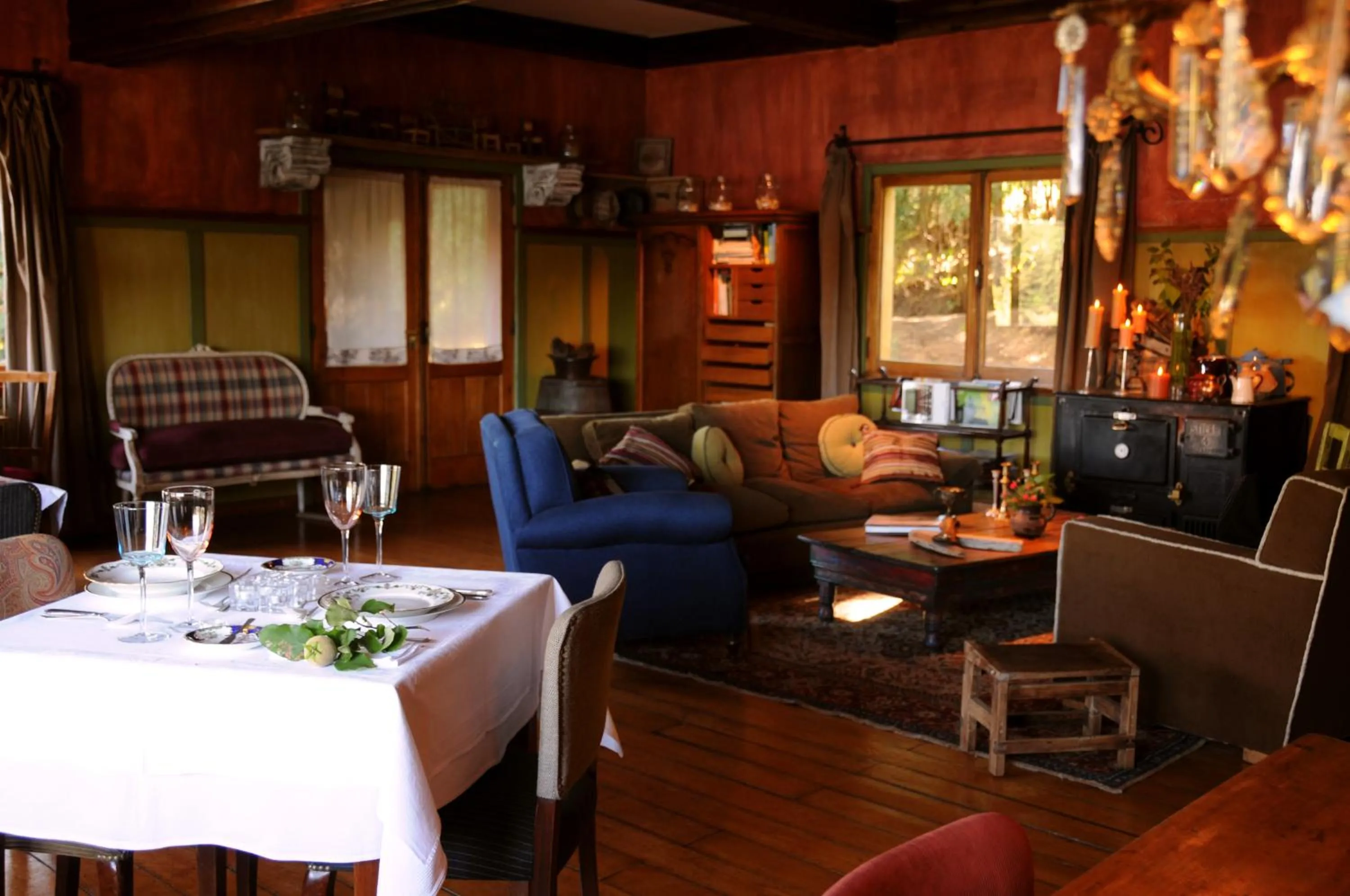 Lounge or bar in Los Juncos Patagonian Lake House