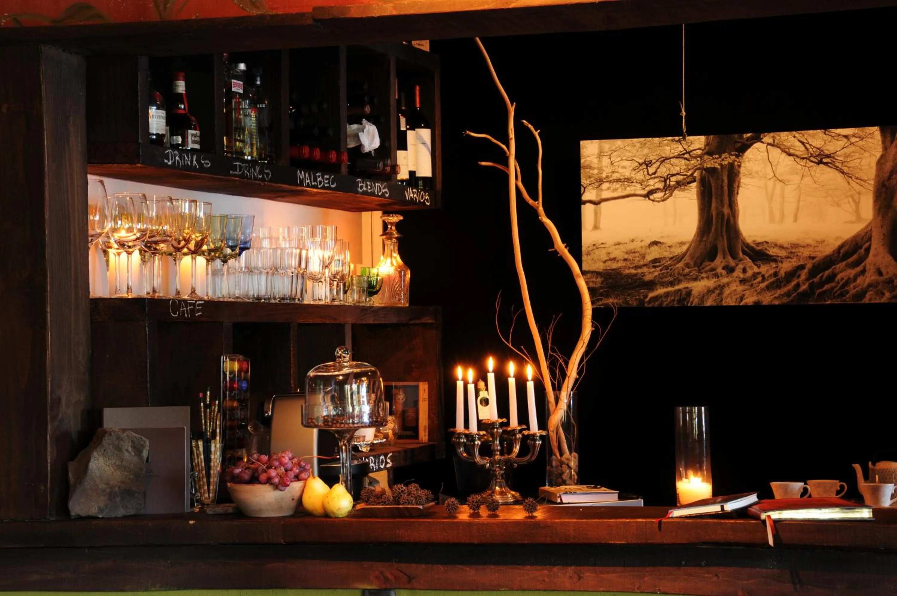 Lounge or bar in Los Juncos Patagonian Lake House