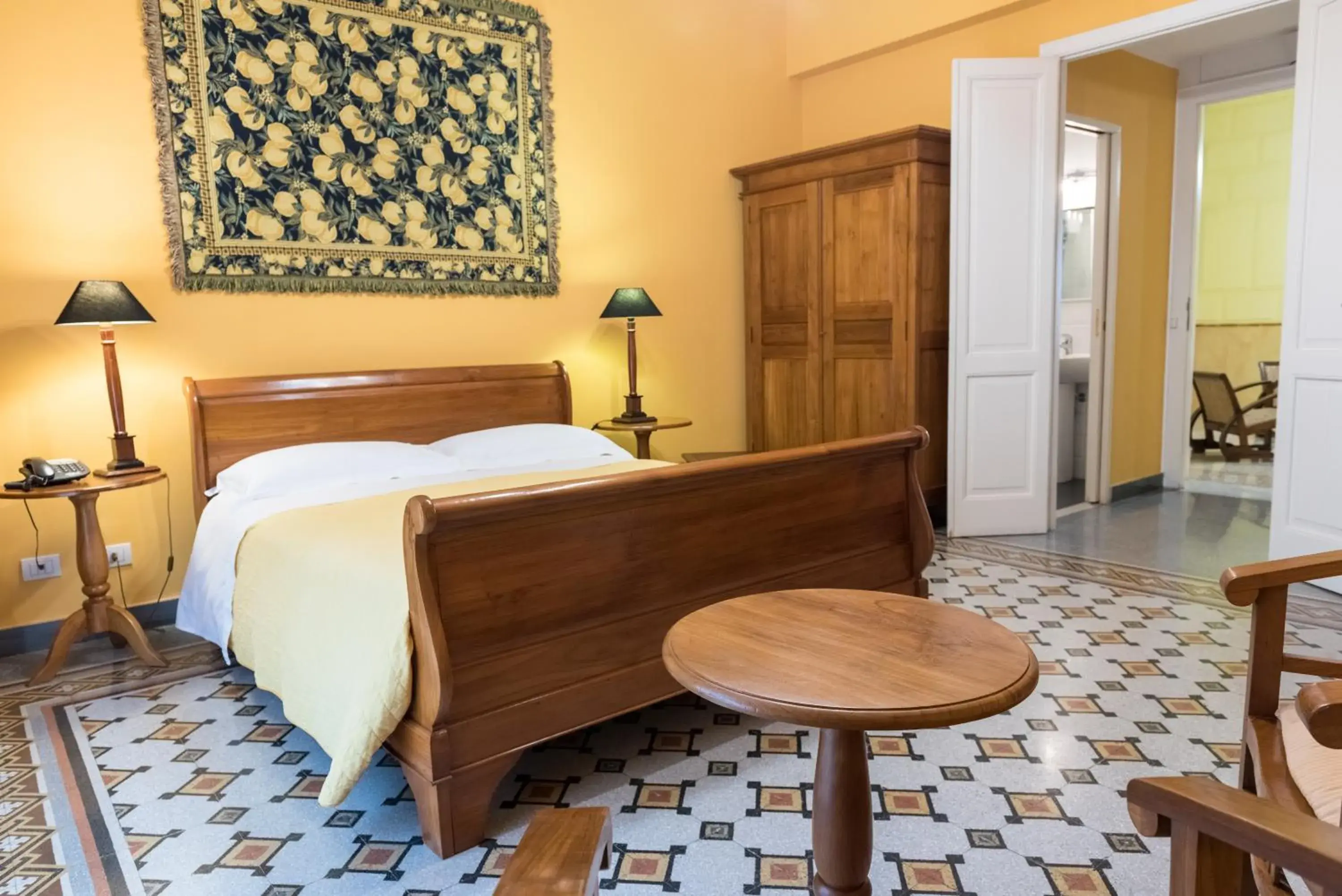 Triple Room with Balcony in palazzo pantaleo Triple Room with Balcony in palazzo pantaleo